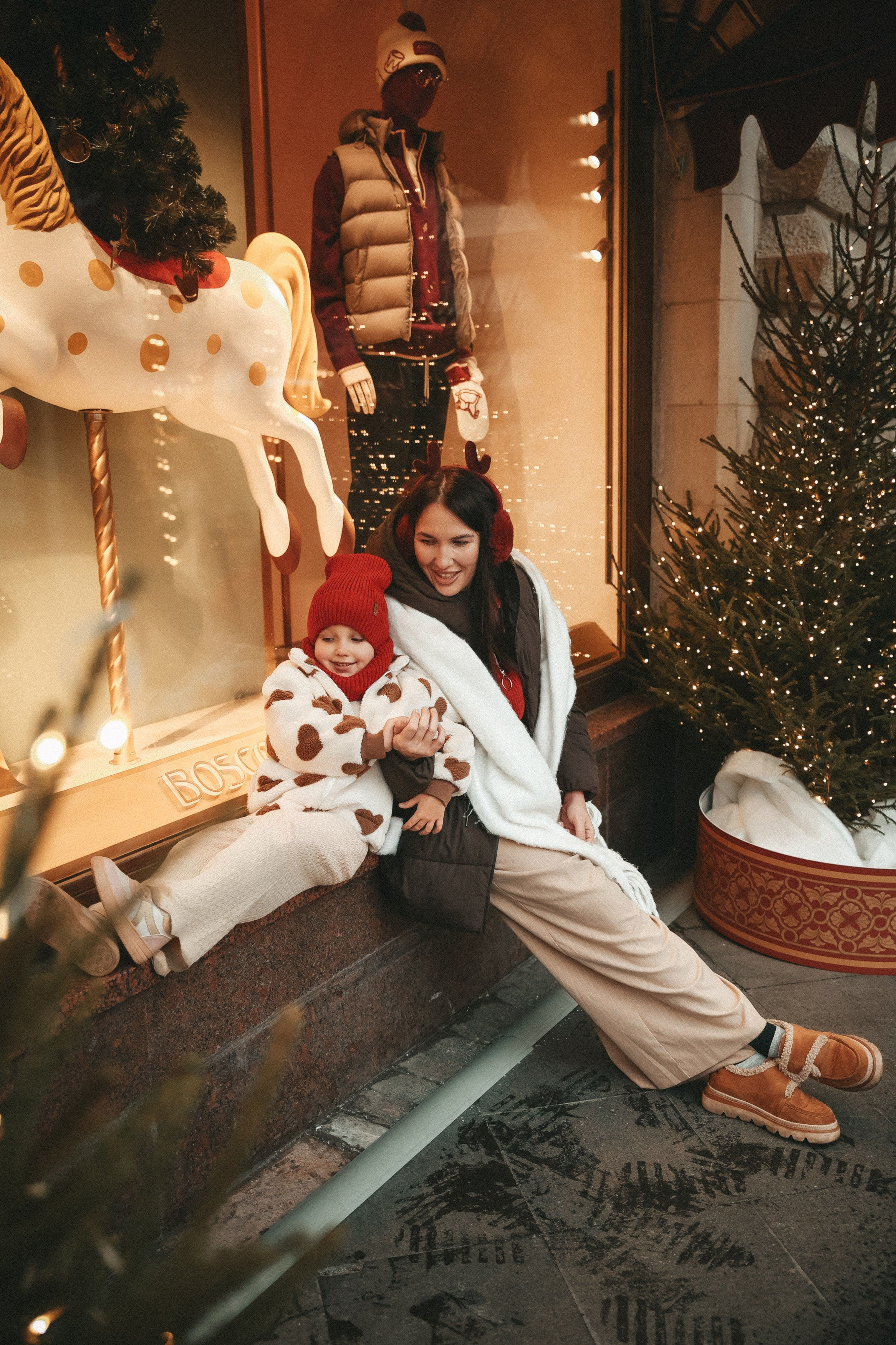 Новогодняя фотосессия на Гум ярмарка мама и дочка. Фотограф Владимир Москва