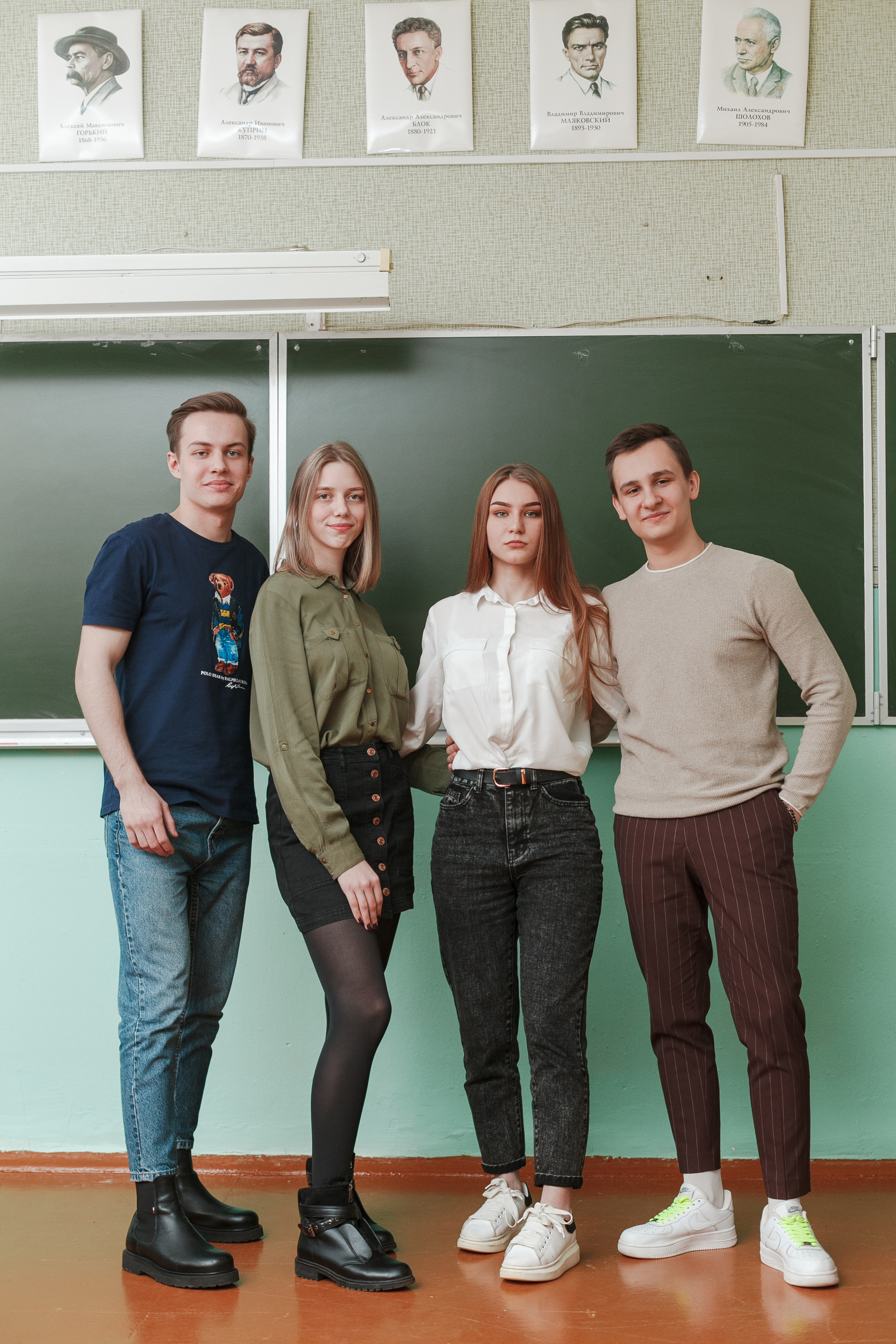 78 школа 11 класс Ярославль. Ирина Коновалова школьный фотограф. Выпускные альбомы Ярославль