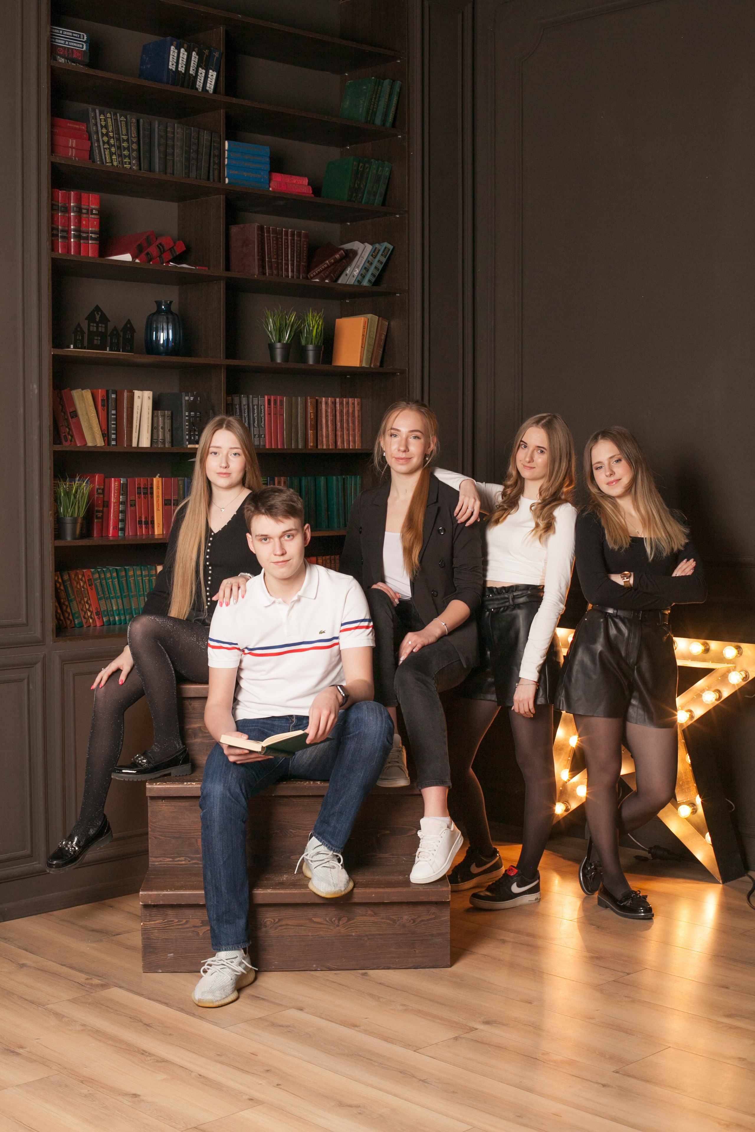 51 школа Ярославль. Ирина Коновалова школьный фотограф. Выпускные альбомы Ярославль