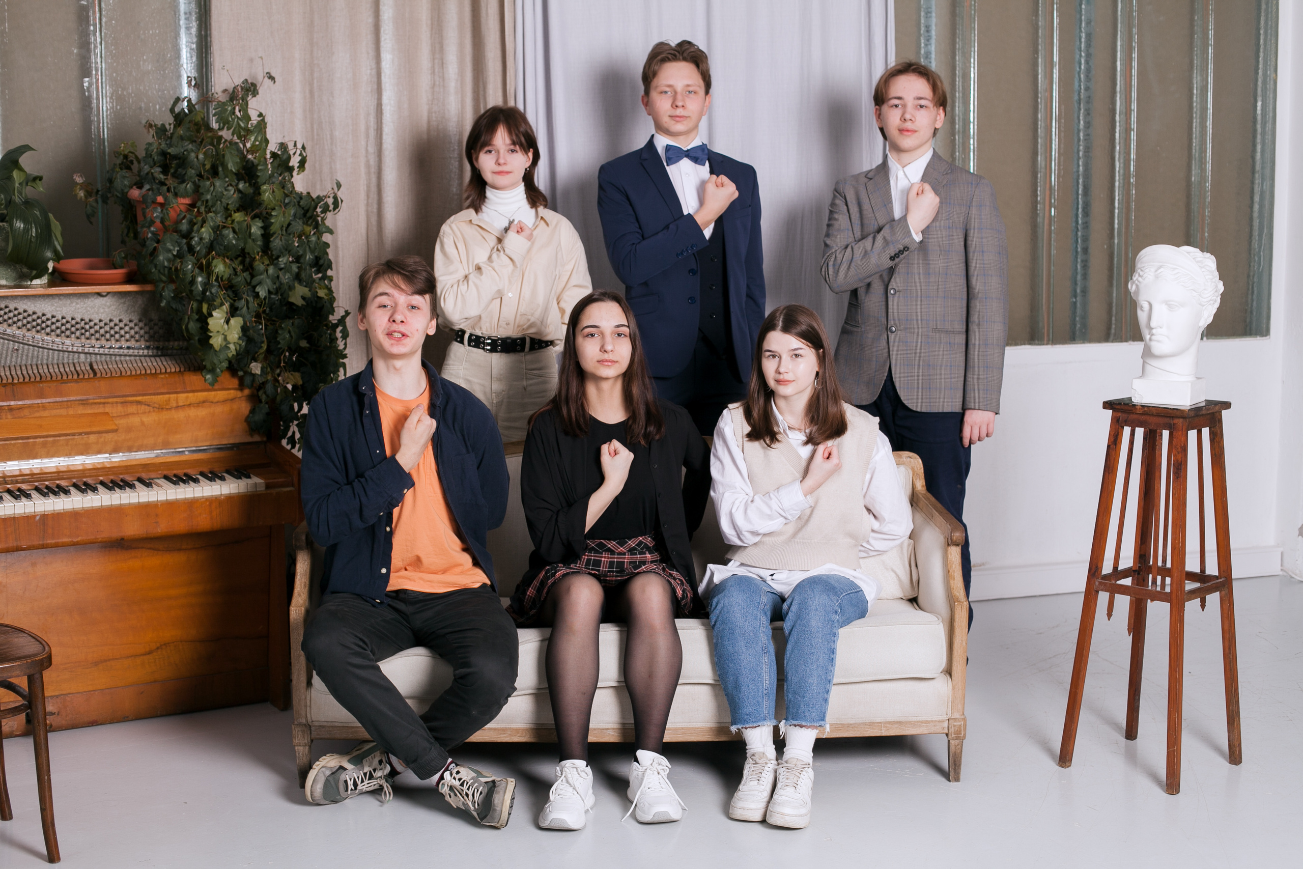 9 класс 37 школа Ярославль. Ирина Коновалова школьный фотограф. Выпускные альбомы Ярославль