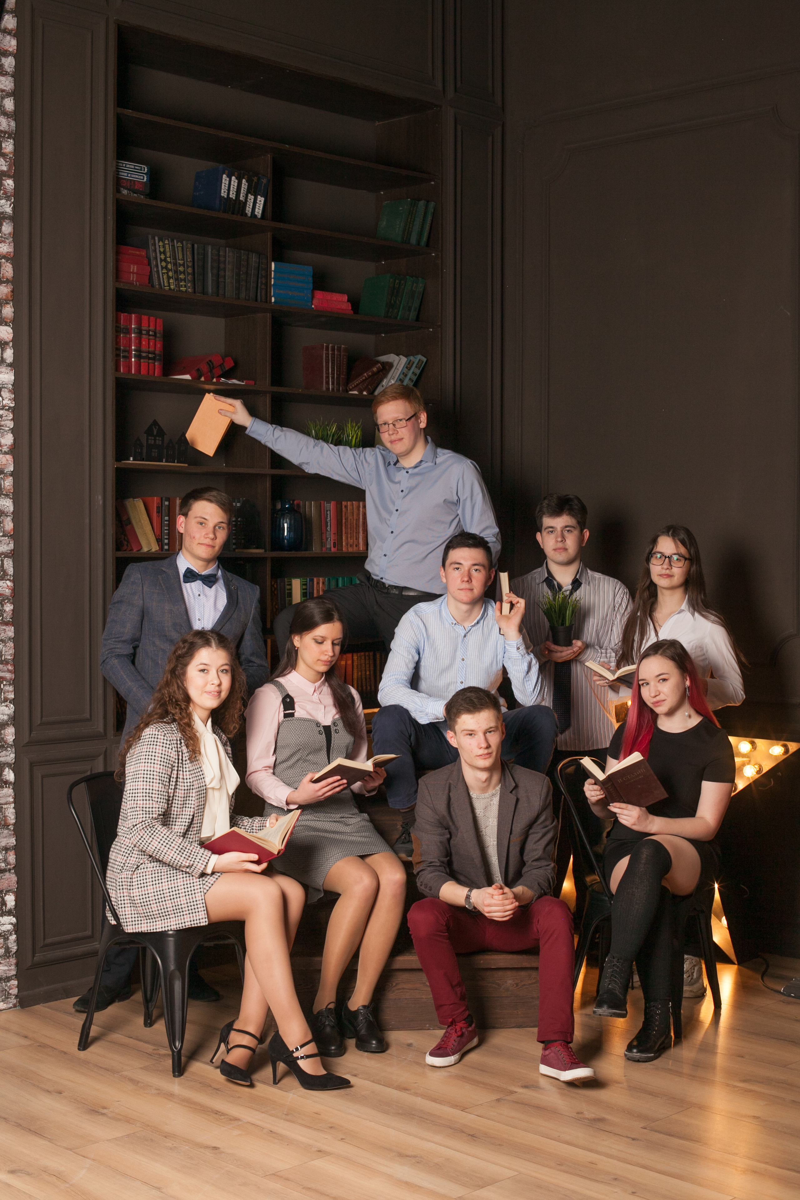 съемка школьников для выпускного альбома в фотостудии