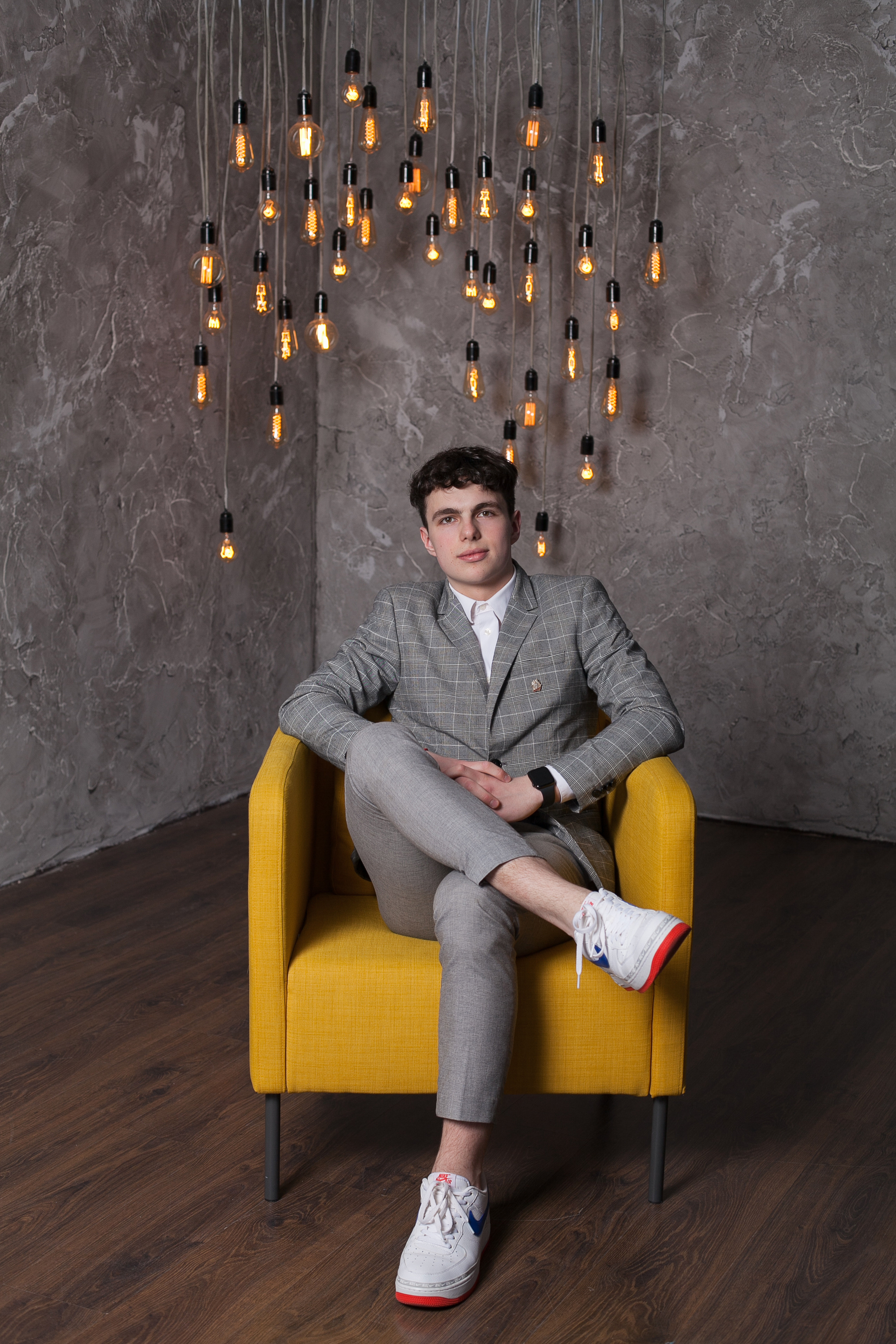 мужской портрет для выпускного альбома 