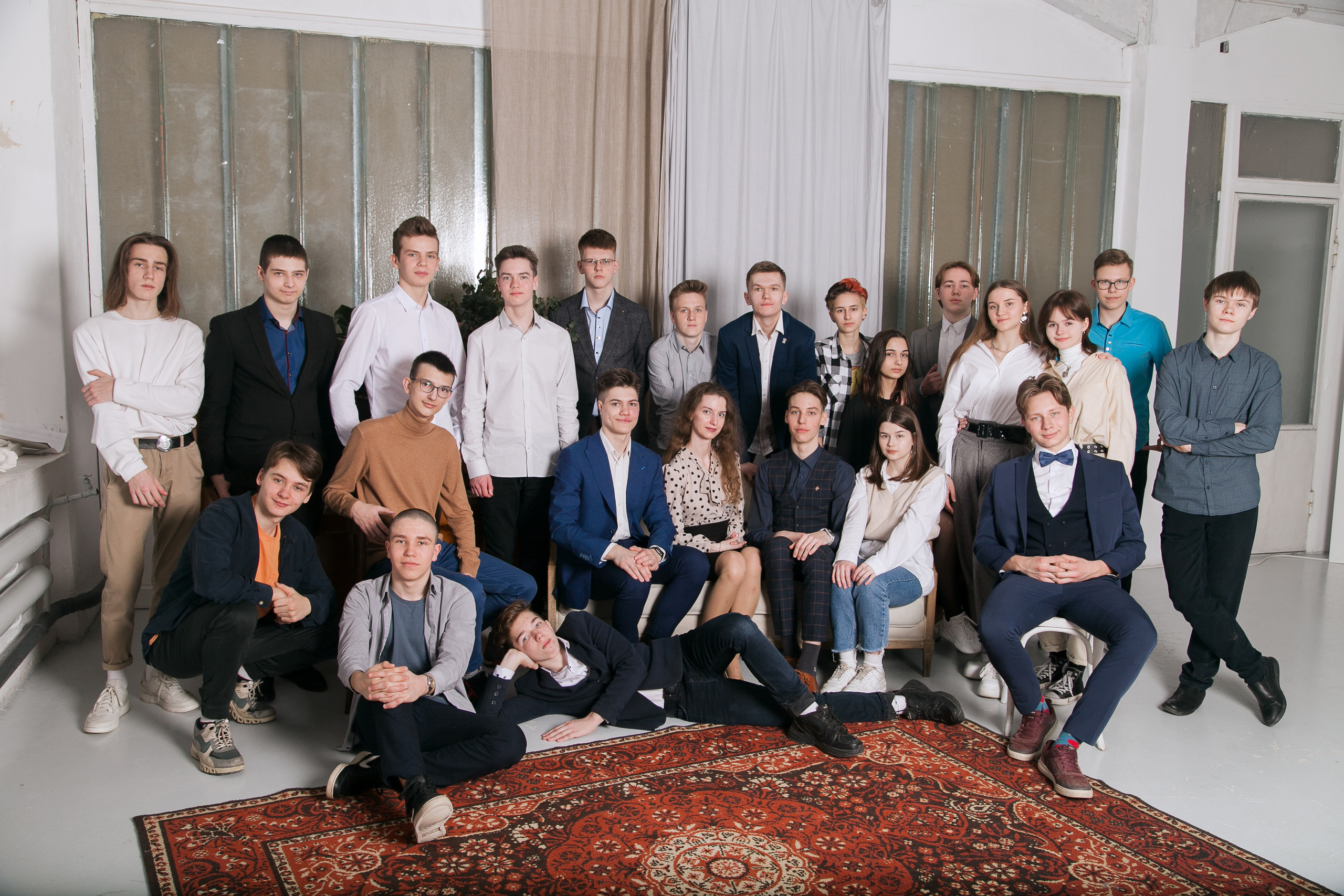 9 класс 37 школа Ярославль. Ирина Коновалова школьный фотограф. Выпускные альбомы Ярославль