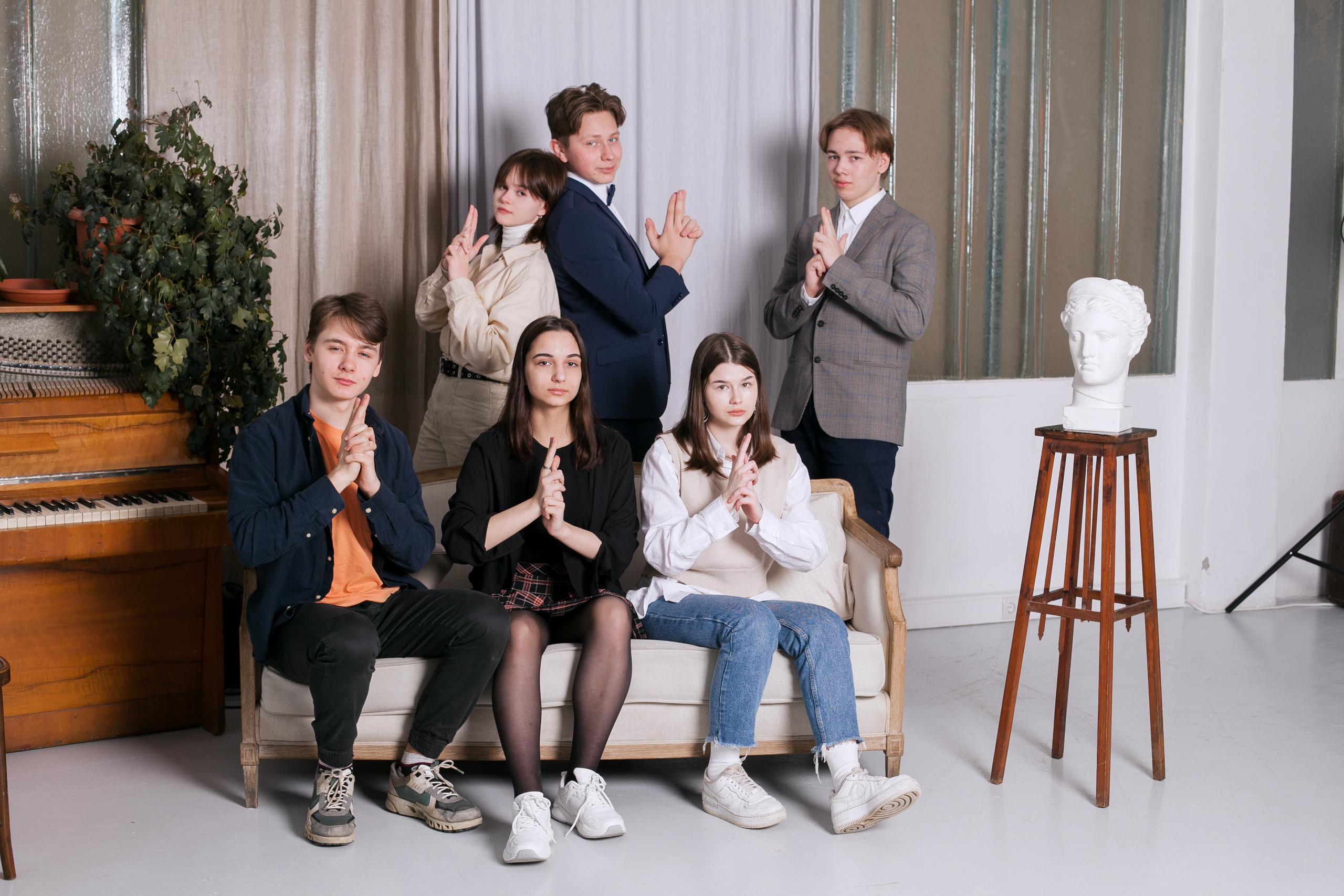 9 класс 37 школа Ярославль. Ирина Коновалова школьный фотограф. Выпускные альбомы Ярославль