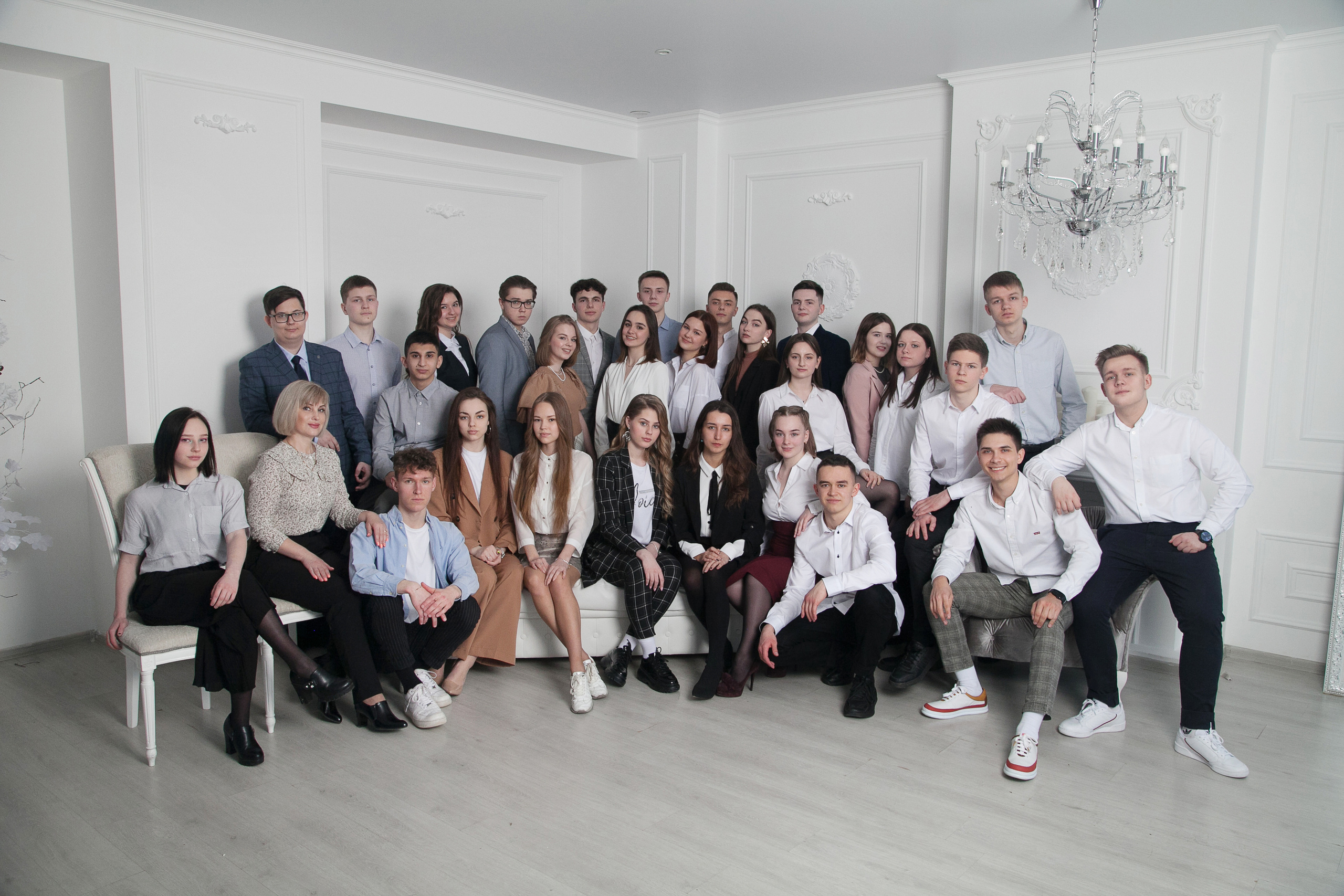 общая фотография класса в фотостудии