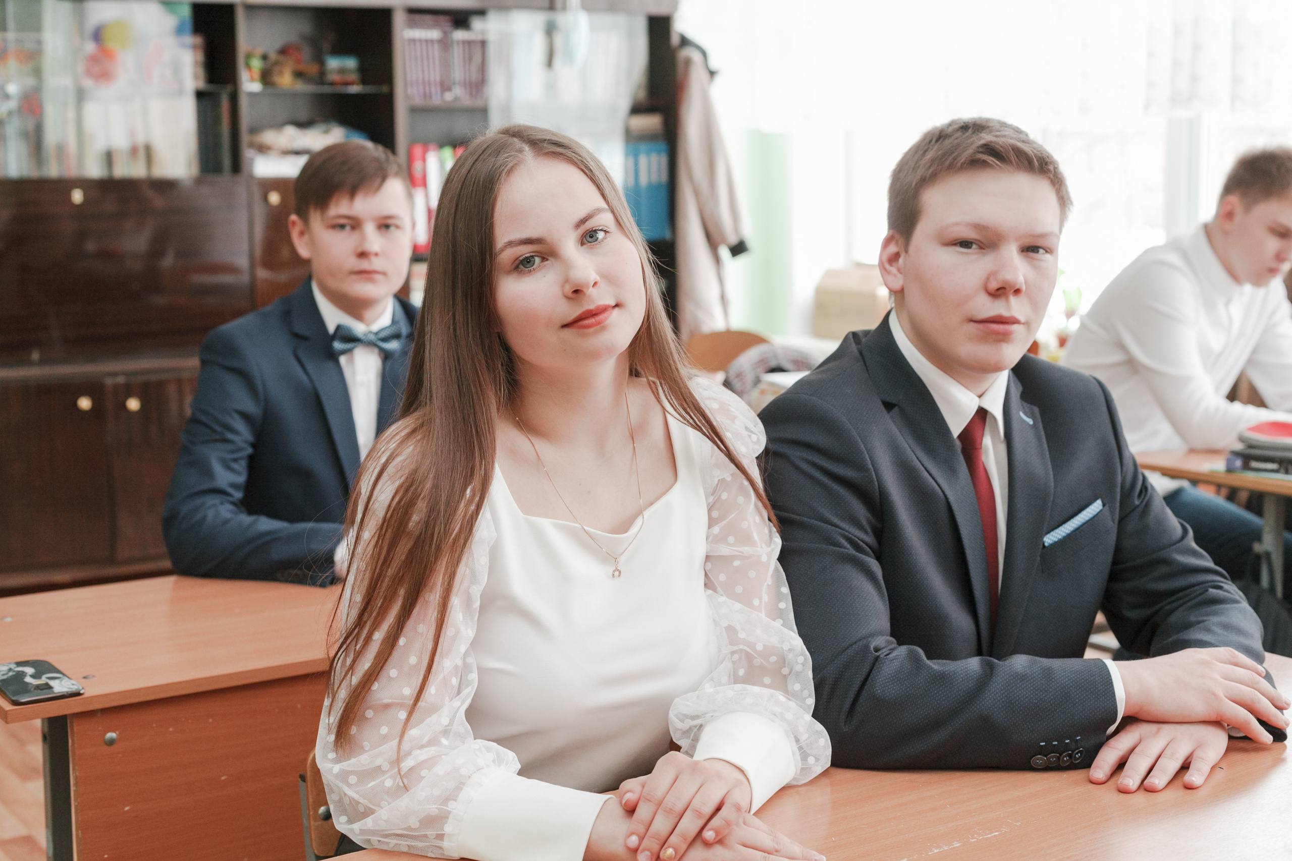 51 школа Ярославль. Ирина Коновалова школьный фотограф. Выпускные альбомы Ярославль