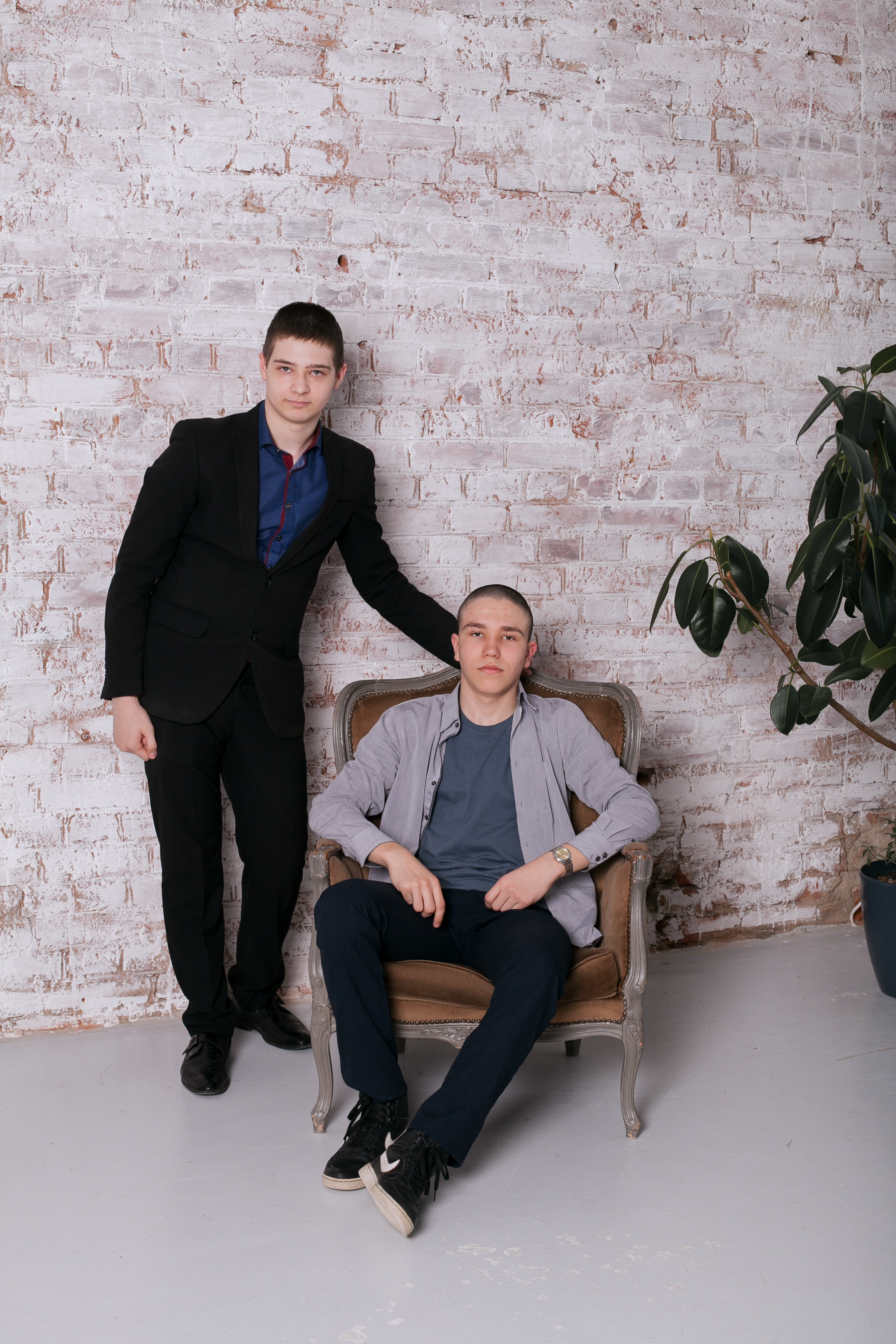 9 класс 37 школа Ярославль. Ирина Коновалова школьный фотограф. Выпускные альбомы Ярославль