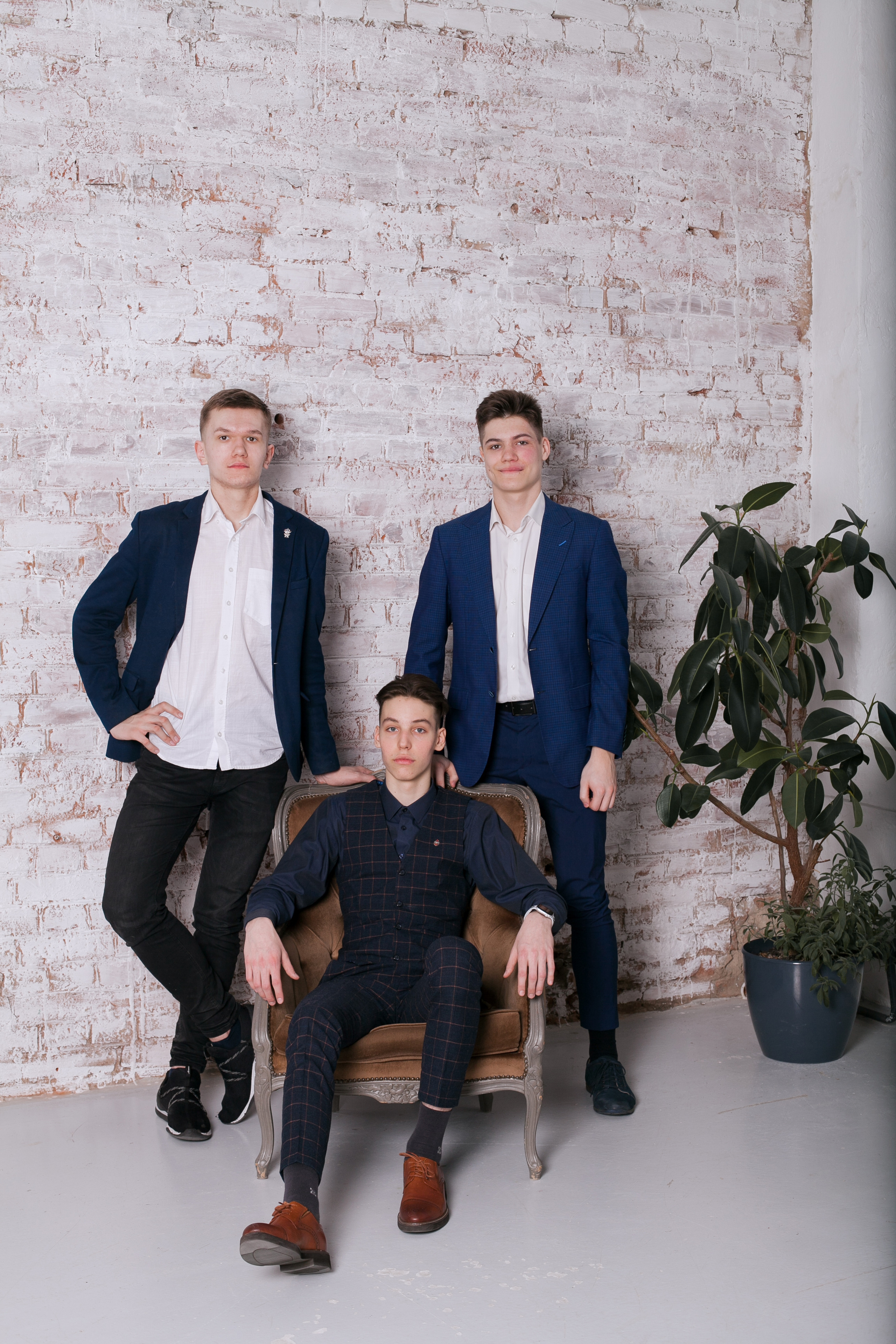 9 класс 37 школа Ярославль. Ирина Коновалова школьный фотограф. Выпускные альбомы Ярославль