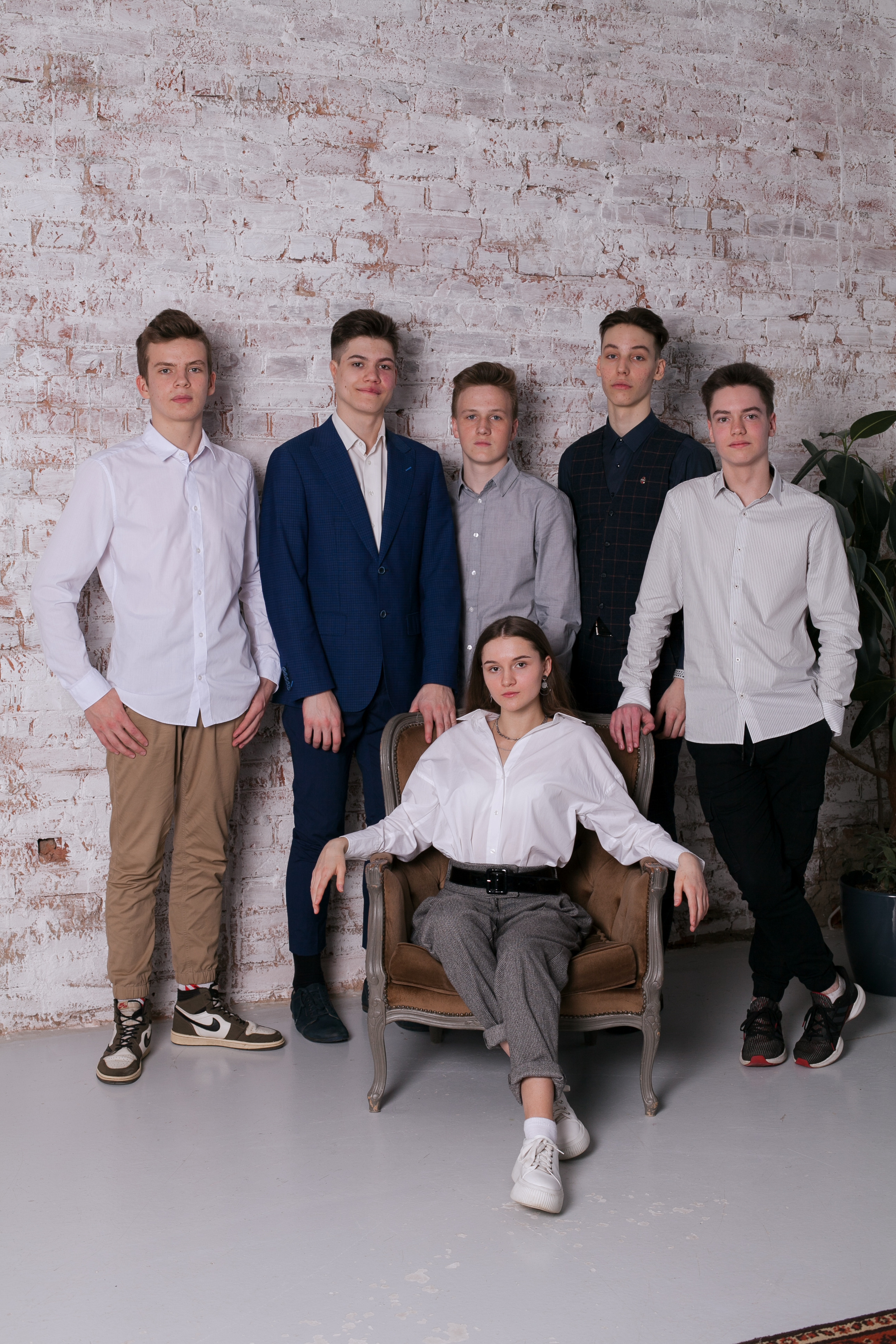 9 класс 37 школа Ярославль. Ирина Коновалова школьный фотограф. Выпускные альбомы Ярославль