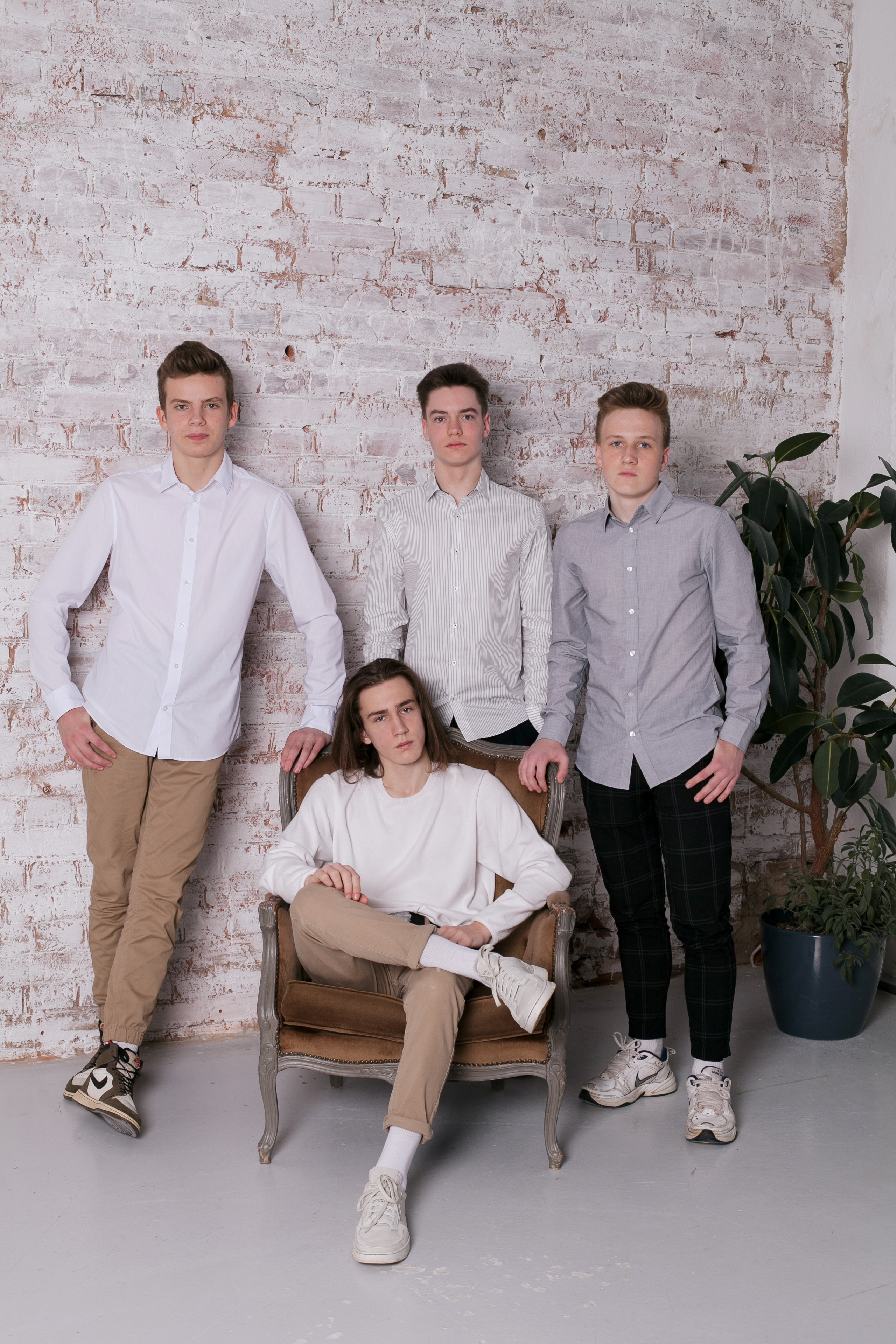 9 класс 37 школа Ярославль. Ирина Коновалова школьный фотограф. Выпускные альбомы Ярославль