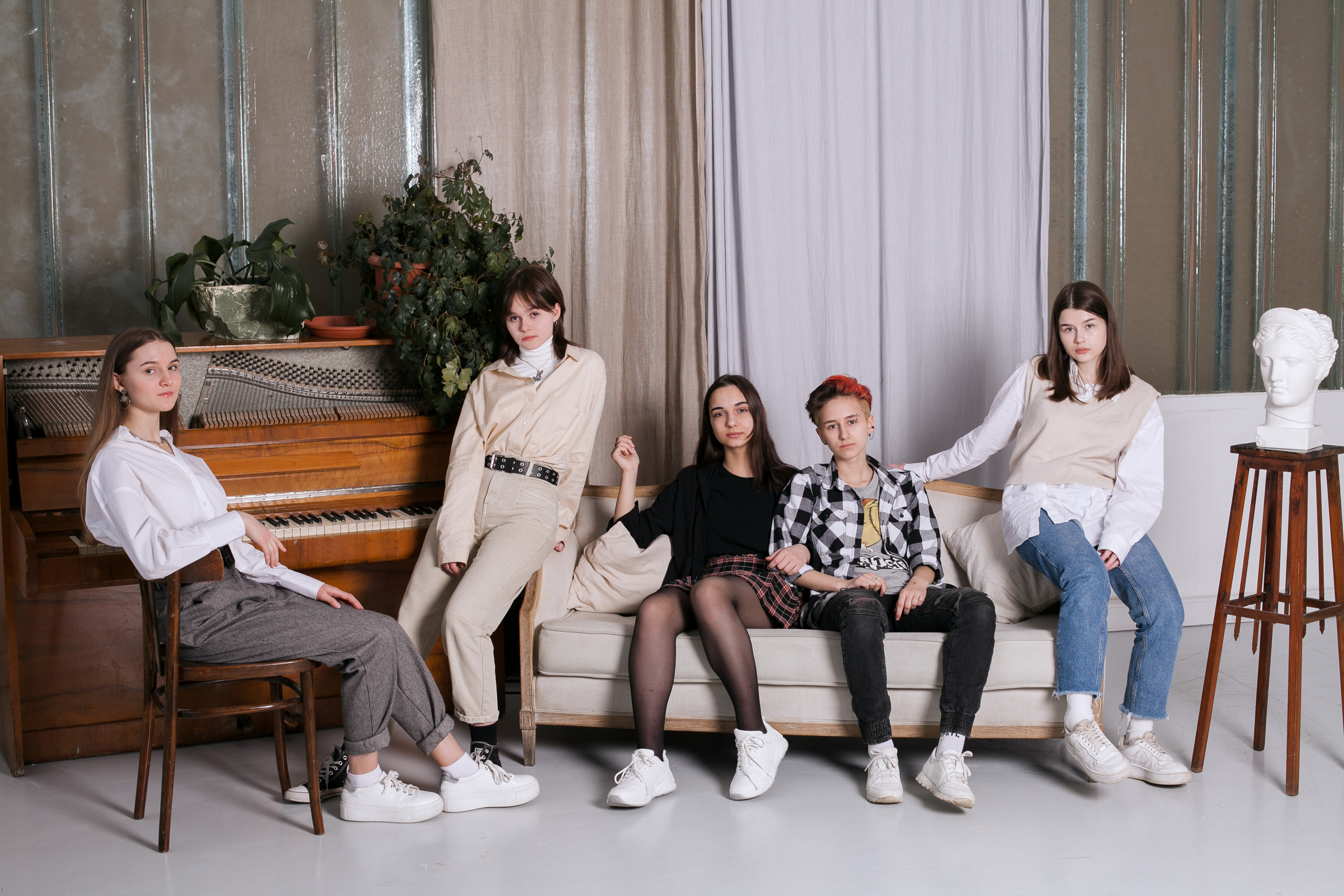 9 класс 37 школа Ярославль. Ирина Коновалова школьный фотограф. Выпускные альбомы Ярославль