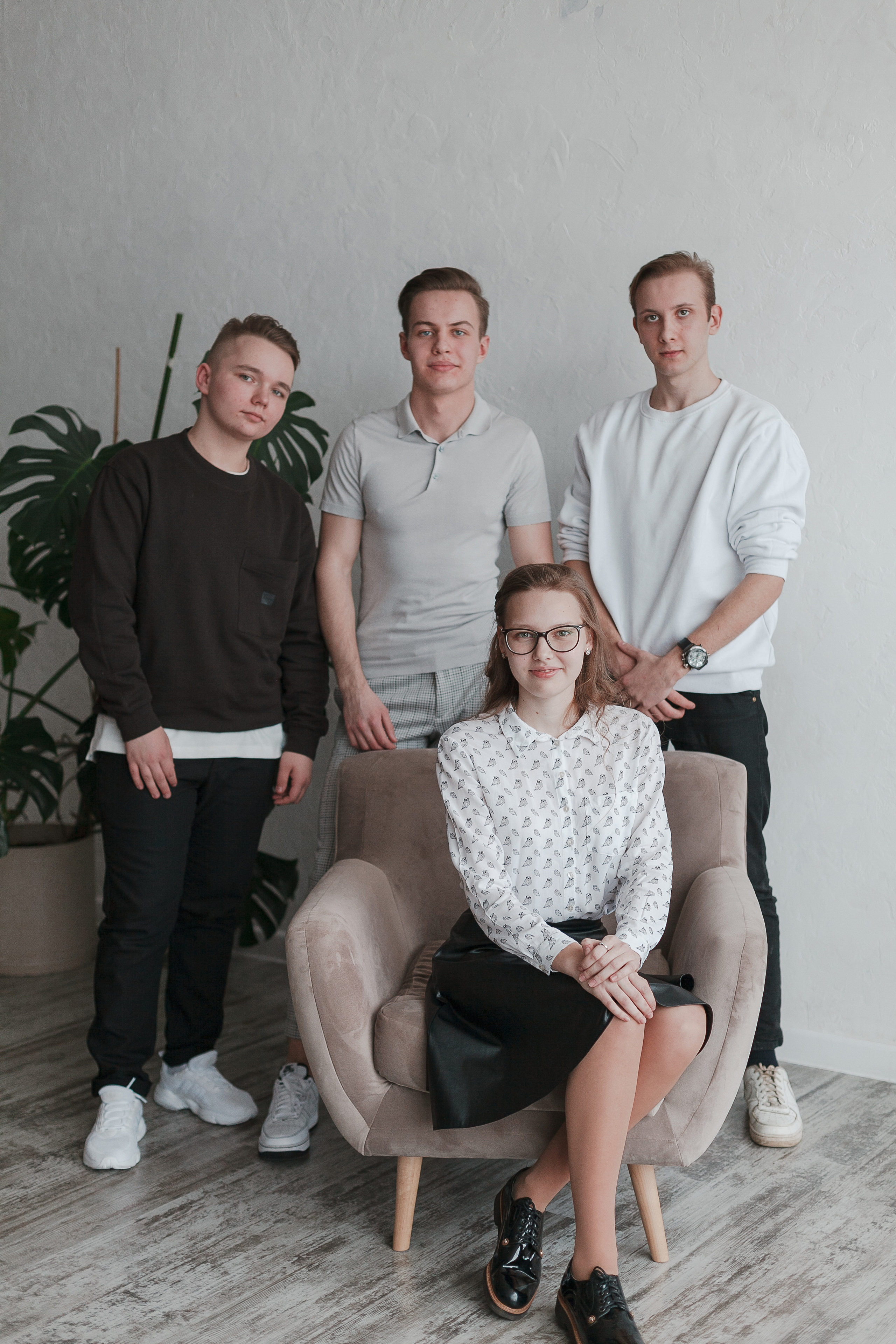 78 школа 11 класс Ярославль. Ирина Коновалова школьный фотограф. Выпускные альбомы Ярославль