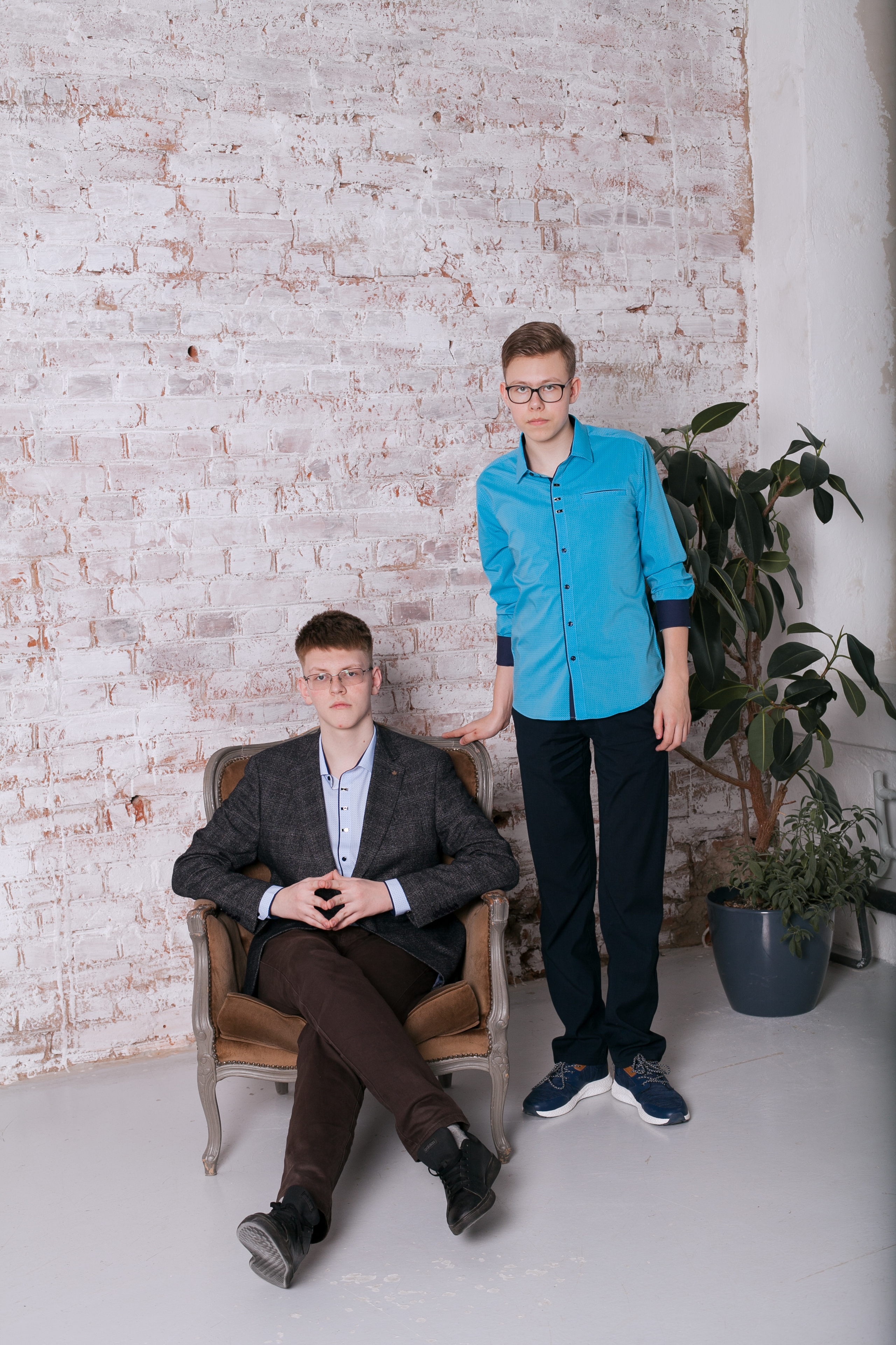 9 класс 37 школа Ярославль. Ирина Коновалова школьный фотограф. Выпускные альбомы Ярославль