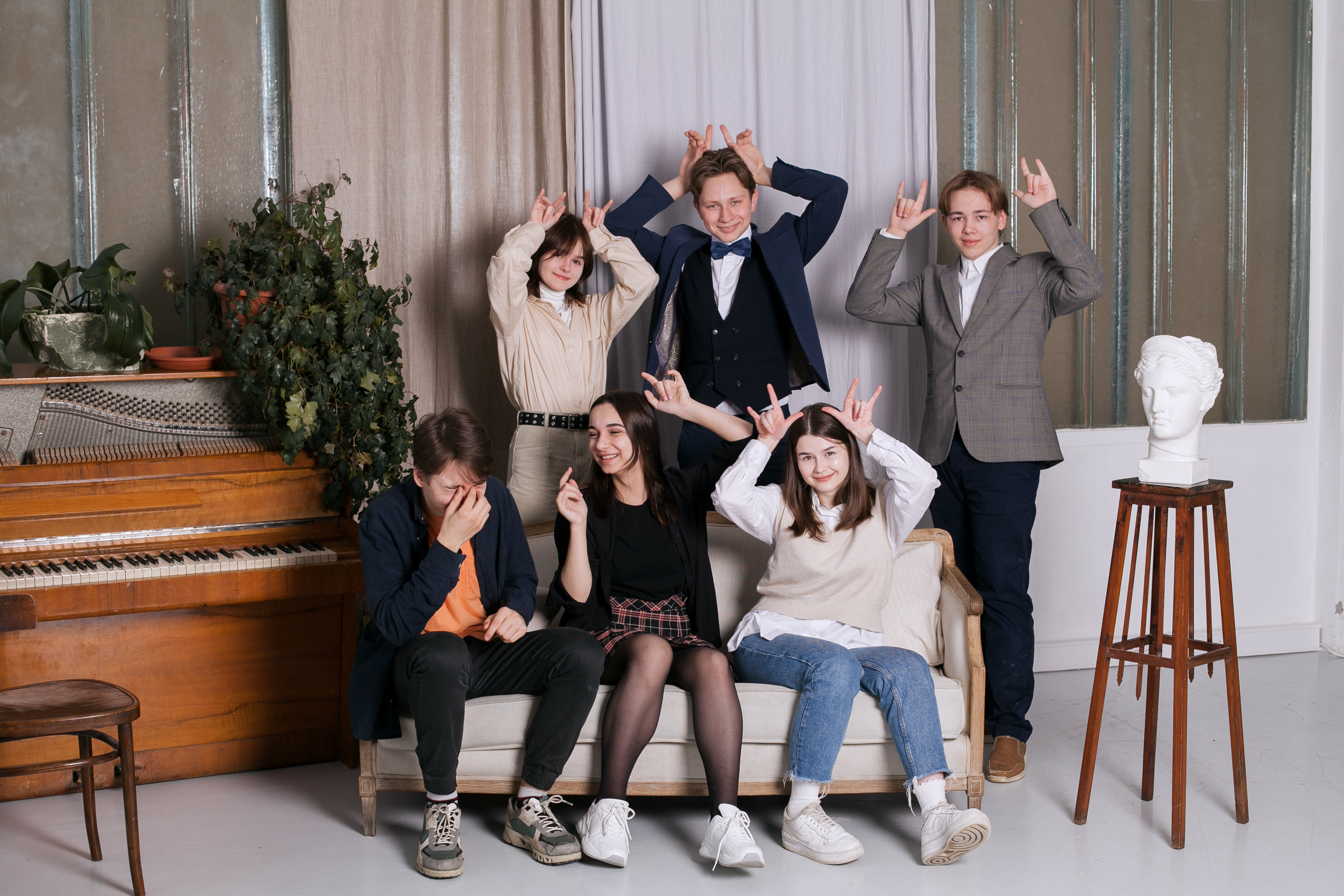 9 класс 37 школа Ярославль. Ирина Коновалова школьный фотограф. Выпускные альбомы Ярославль