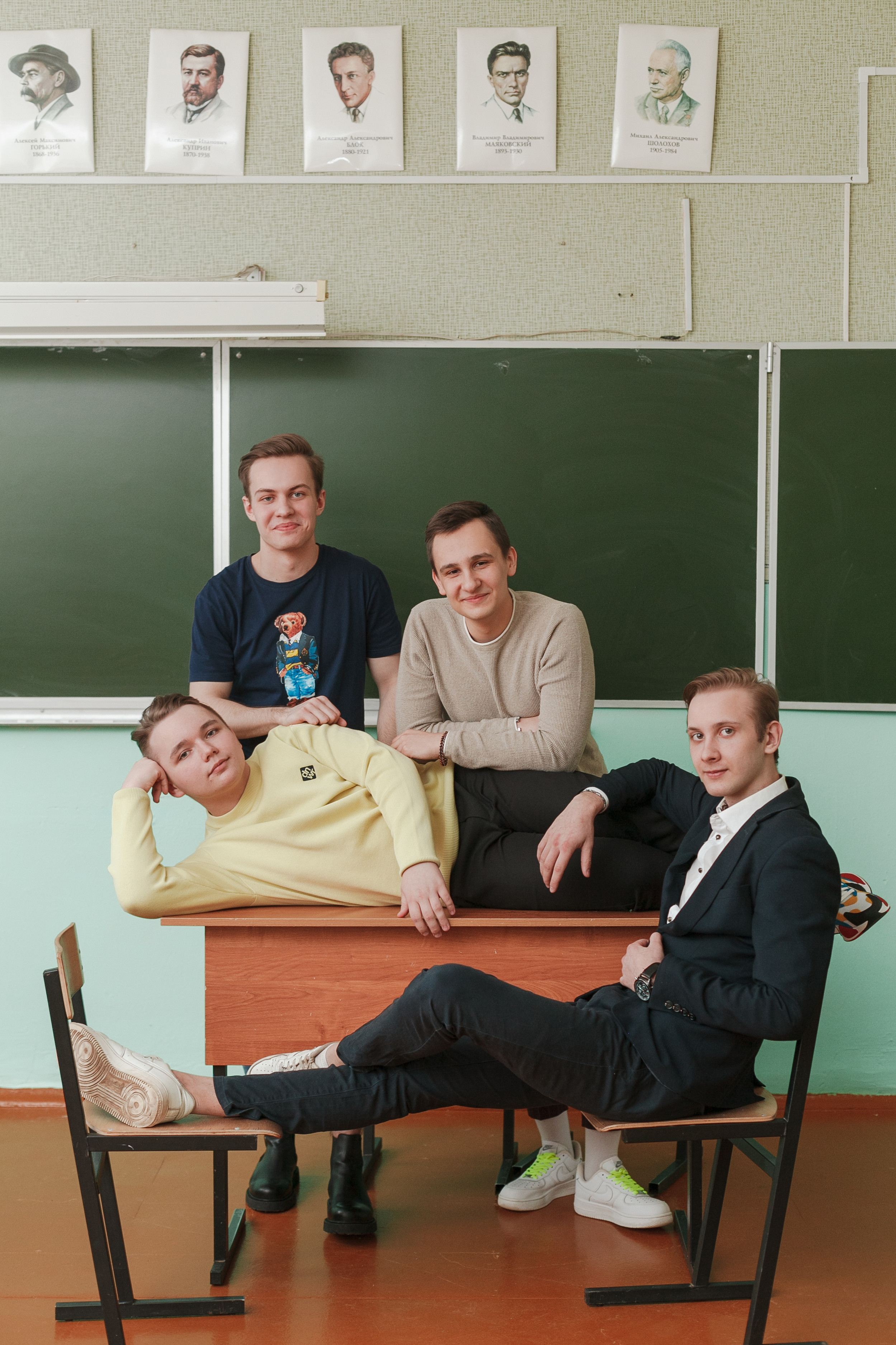 78 школа 11 класс Ярославль. Ирина Коновалова школьный фотограф. Выпускные альбомы Ярославль