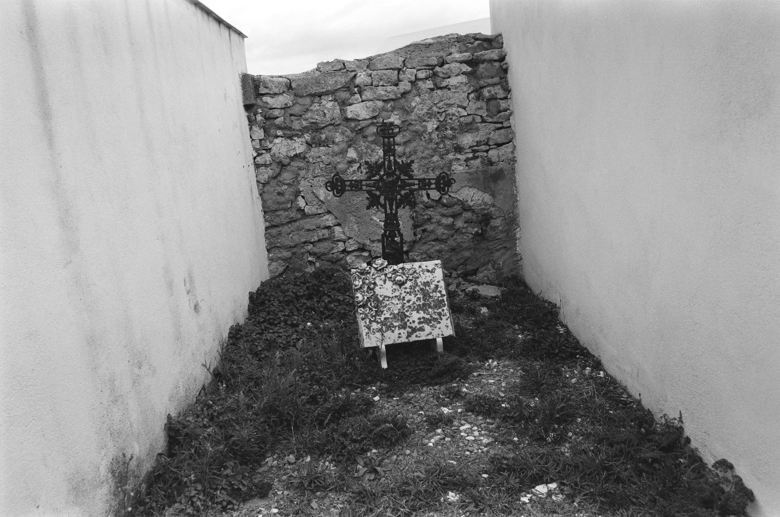 The world is flat // corsica, bonifacio III. EVER EXPOSED