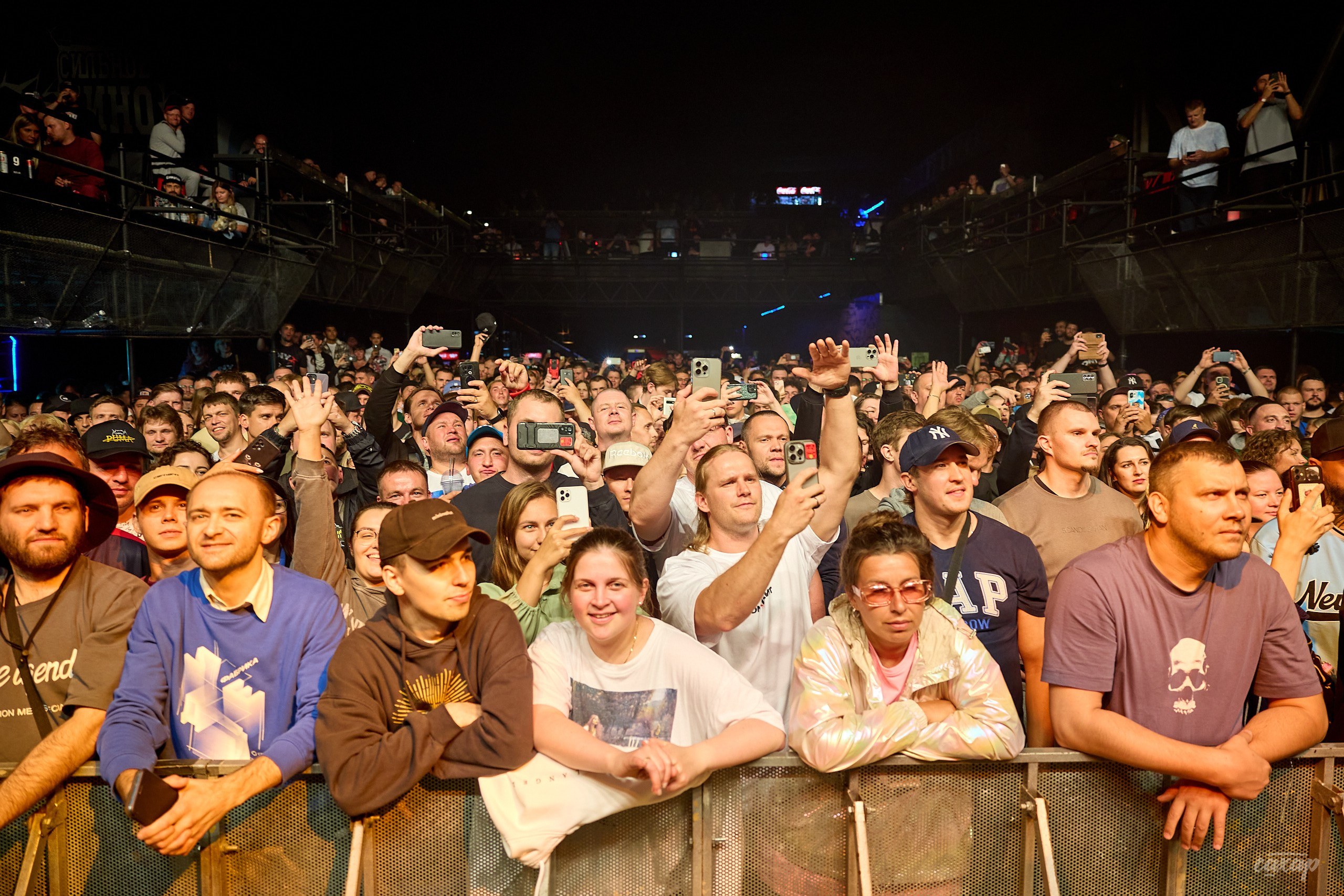 ONYX. Профессиональный фотограф в Екатеринбурге Юра Сахар