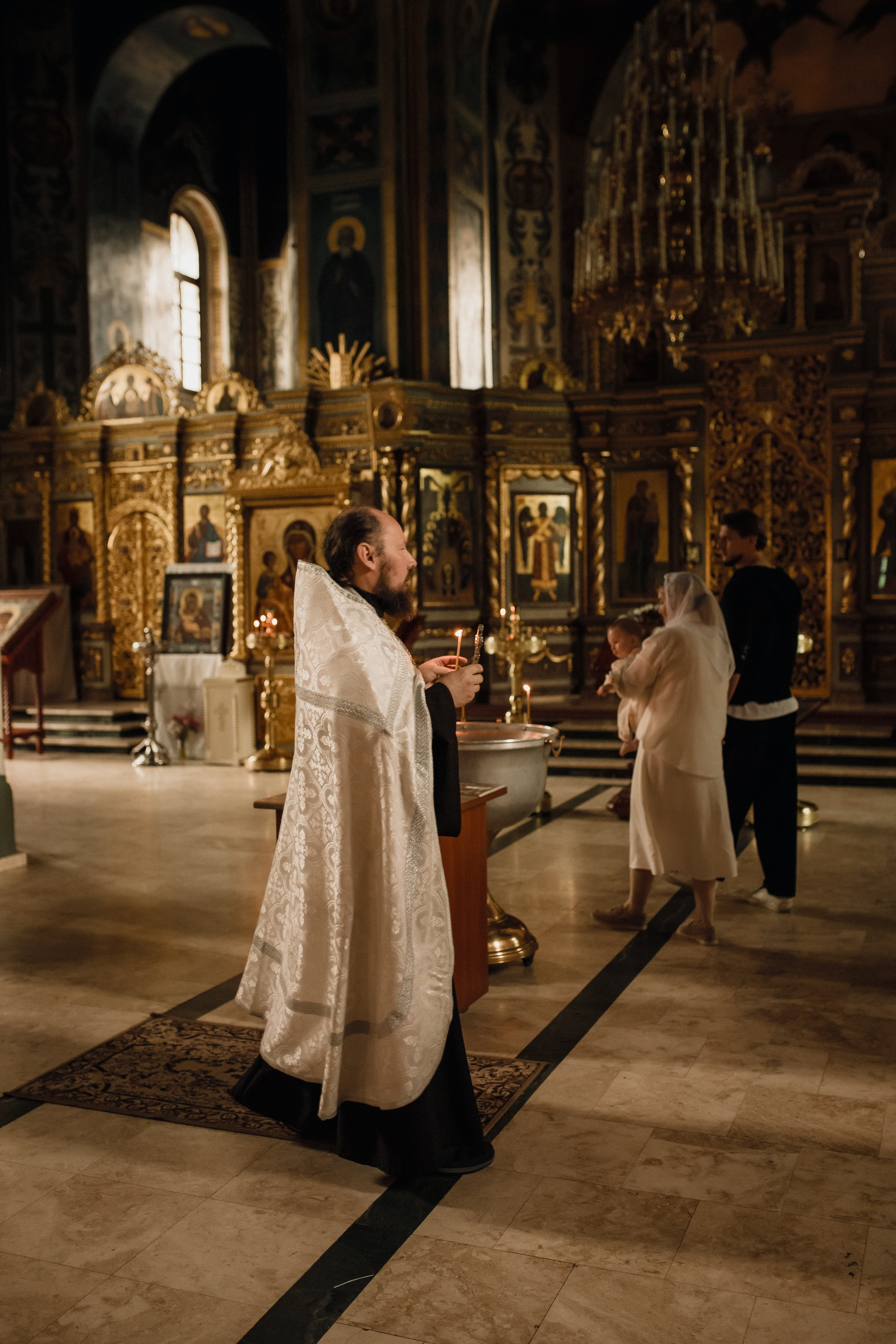 Таинство крещения Захара. Семейный фотограф Арина Батуева