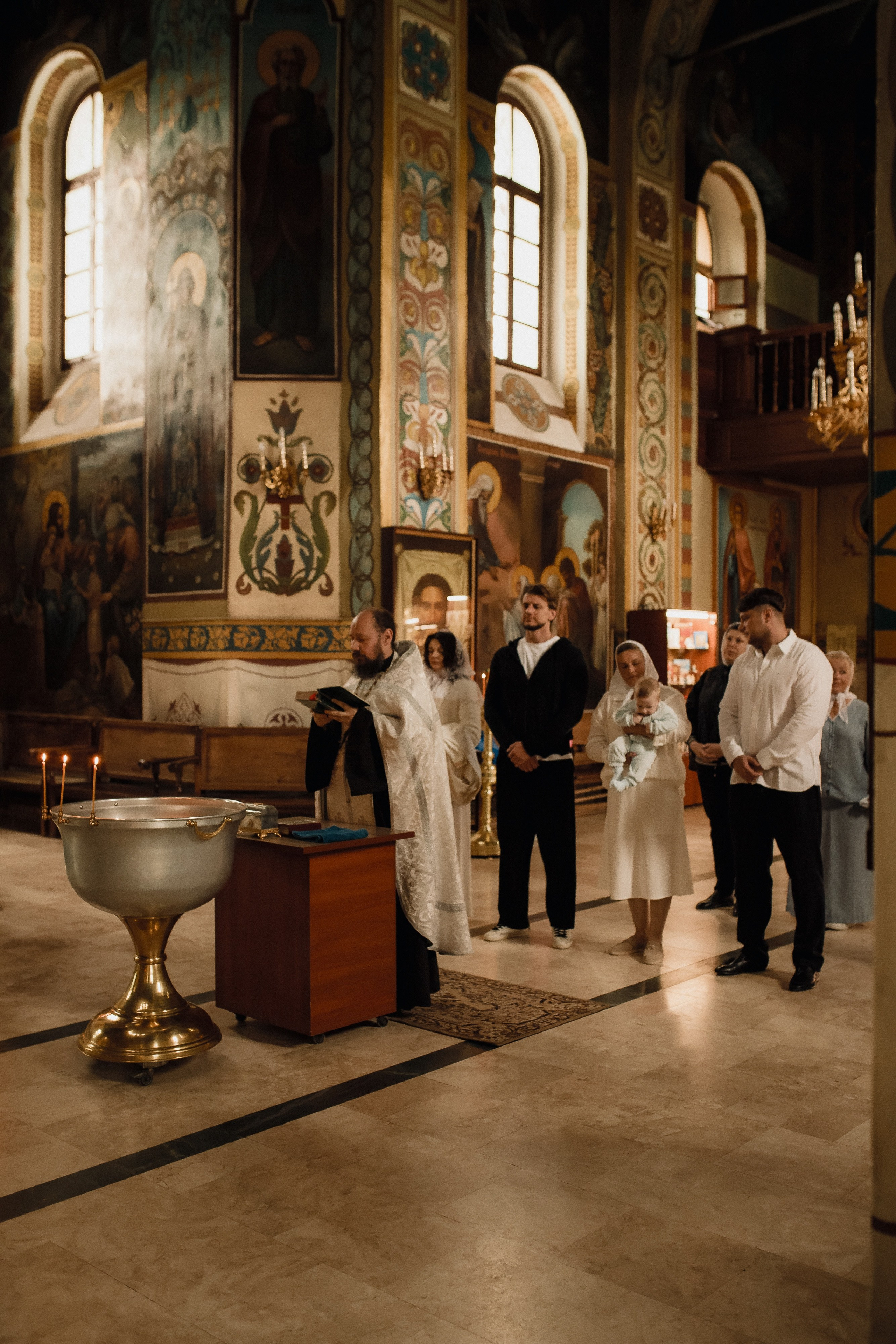 Таинство крещения Захара. Семейный фотограф Арина Батуева