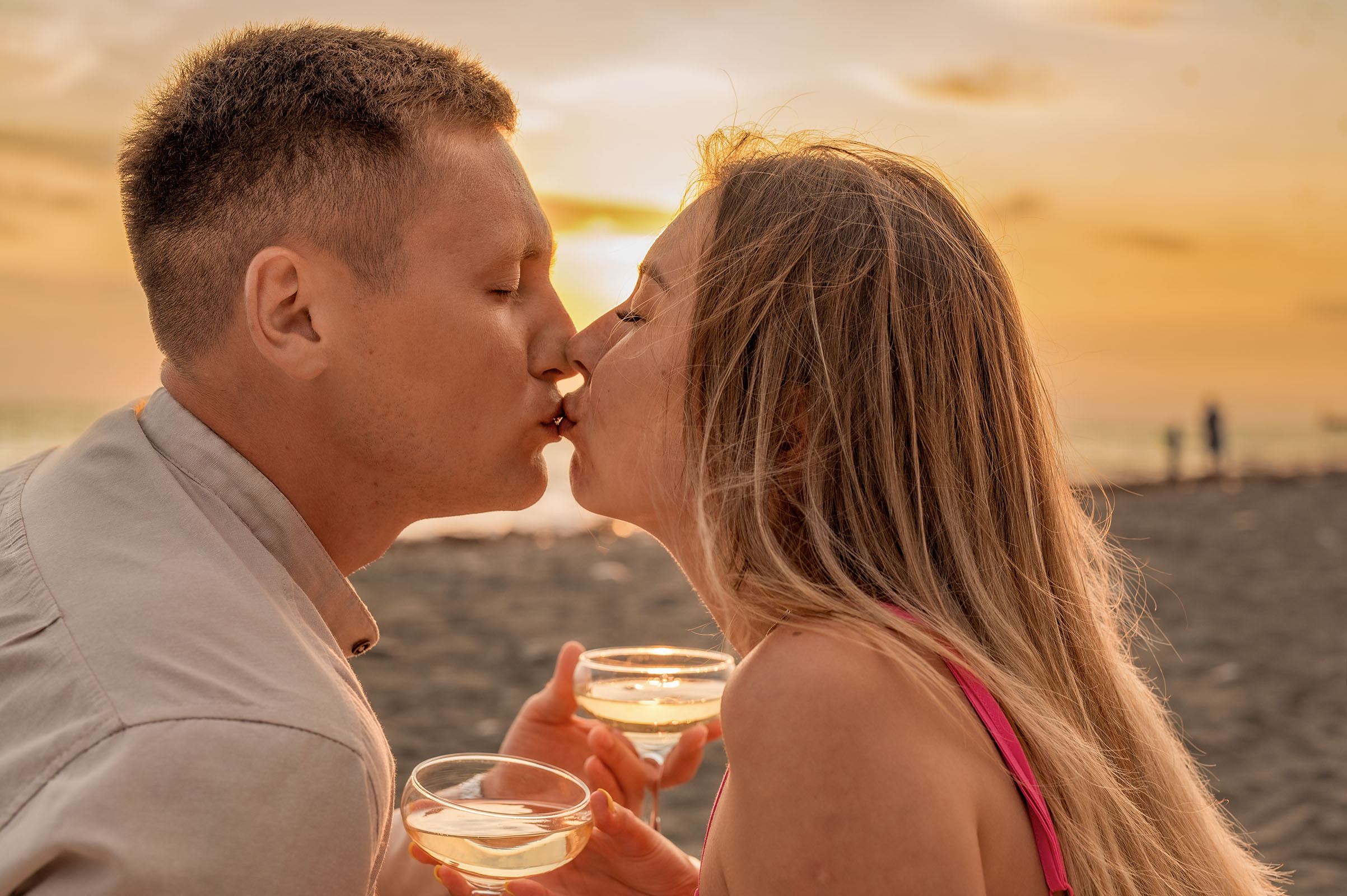 Фотосессия любви в Сириусе на береге моря.