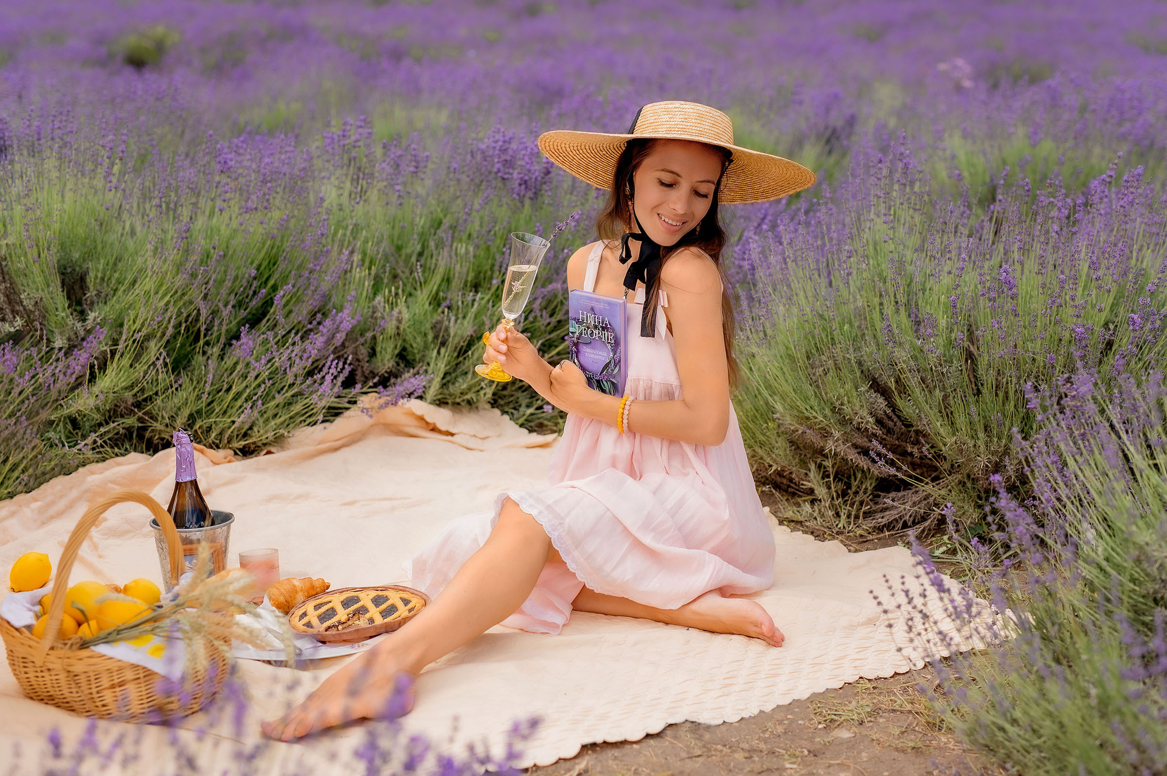 Фотосессия в Лаванде для девушек в Краснодарском крае.