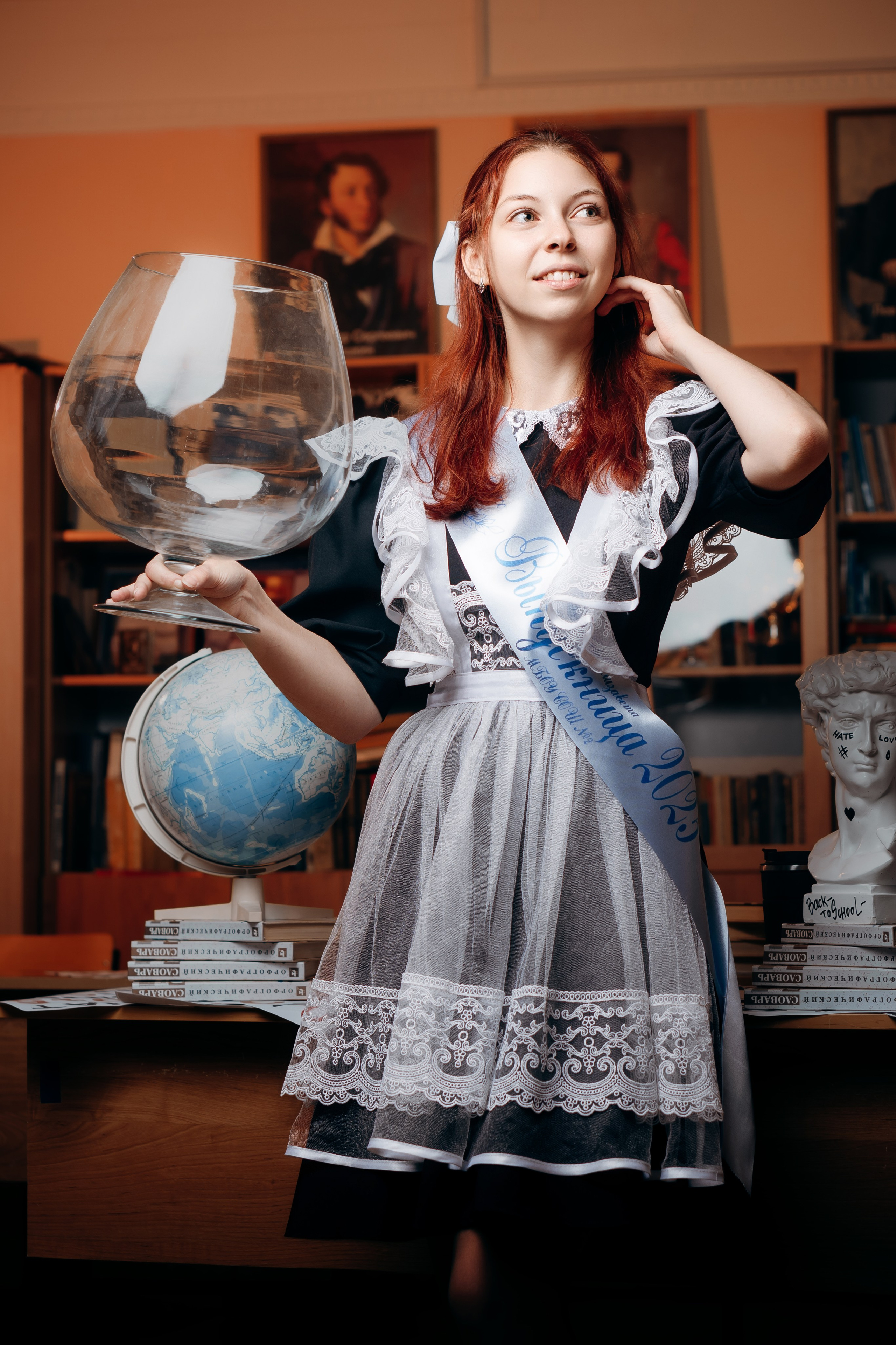 Выпускные альбомы в Хабаровске - современные и стильные фотокниги для школьников, заказать школьный фотоальбом для выпускника.Школьный фотограф на Дальнем Востоке. Современные и стильные фотоальбомы для Хабаровских школ. Мы создаем и фотографируем ваших детей и подростков, с учетом трендов и современной тематики. 