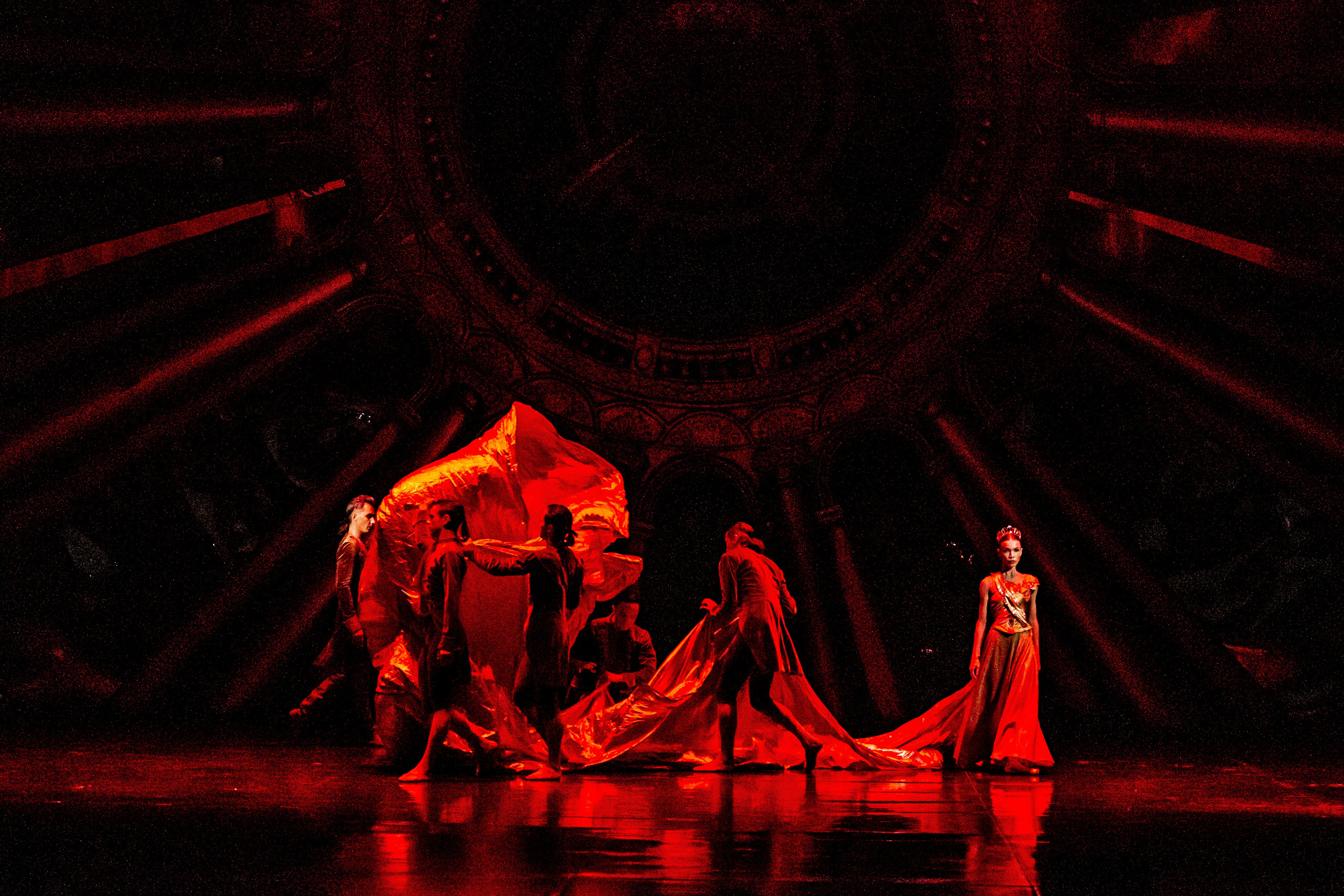 Русский Гамлет спектакль премьера Марийского театра оперы и балета в Зимнем театре г. Сочи. Фотограф в Сочи Юрий Шептаев