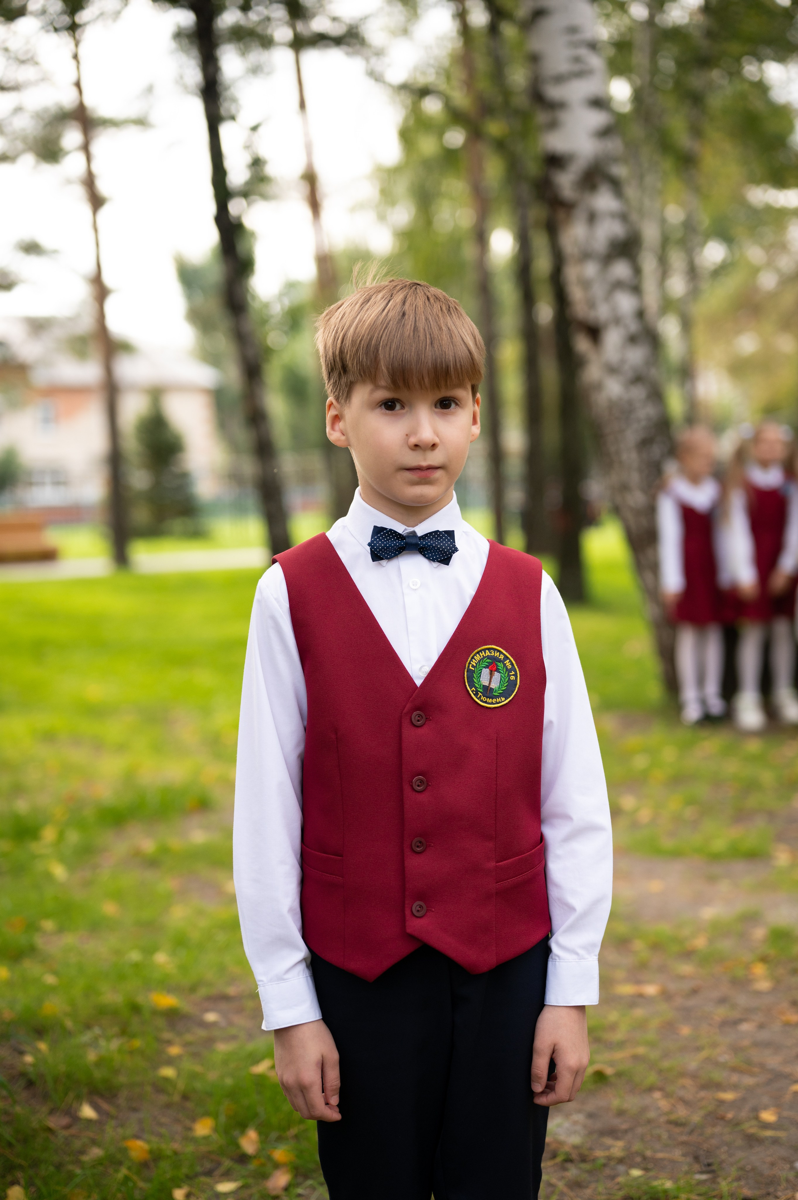 1 сентября 16 гимназия 2 класс (линейка + в классе+ на улице). Фотограф новорожденных, семейный детский в Тюмени Татьяна Морозова