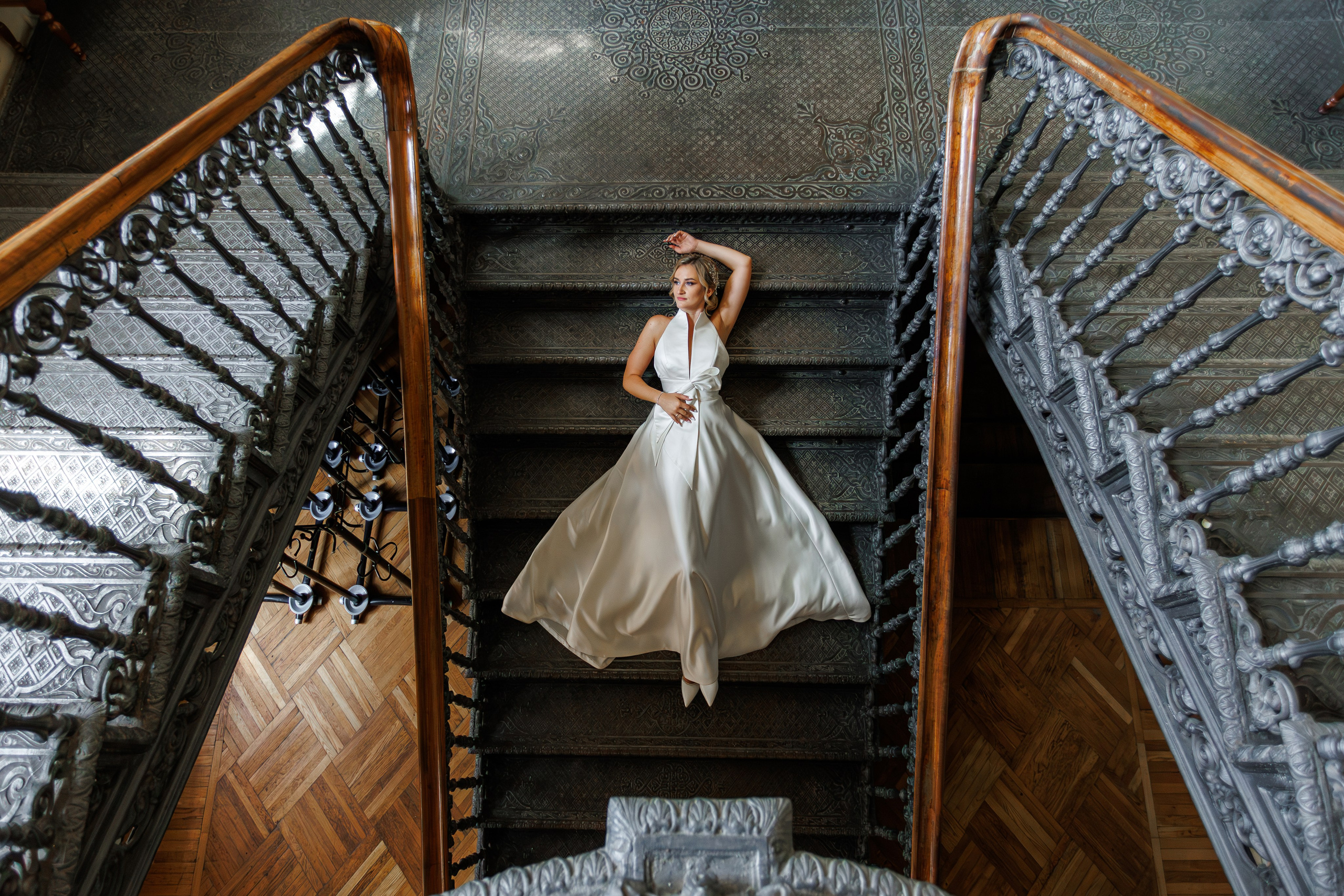 Свадебная фотосессия в библиотеке-читальне им. А.С. Пушкина