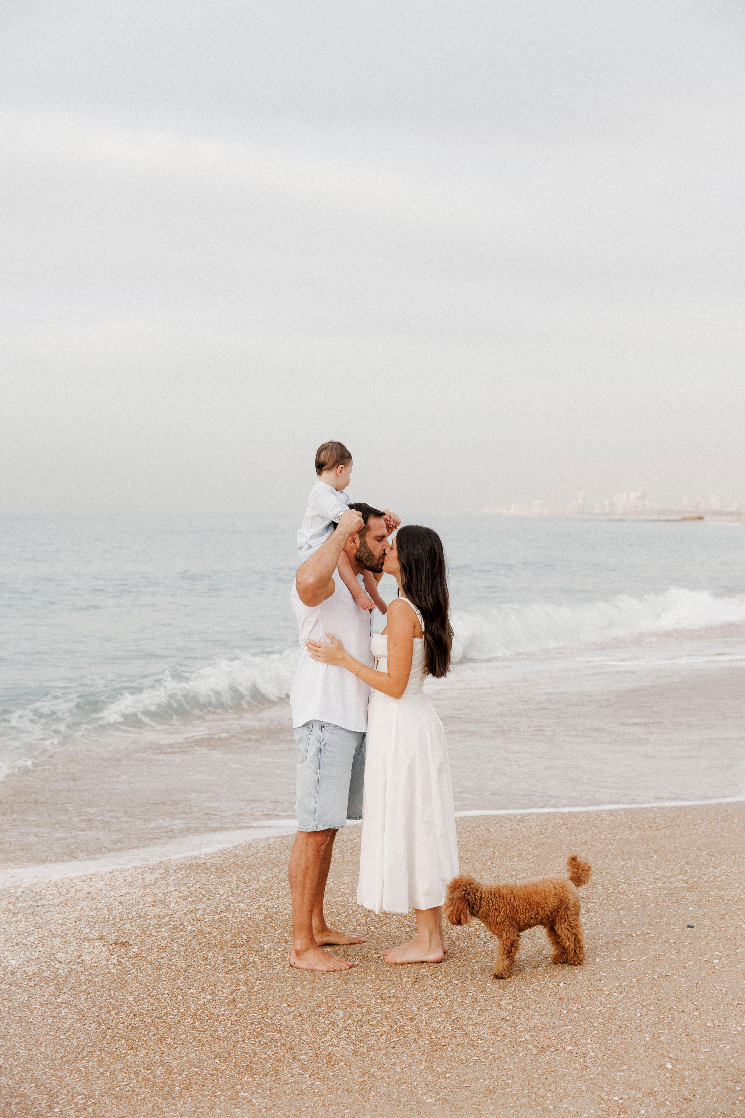 First year family photos near the sea. Главная