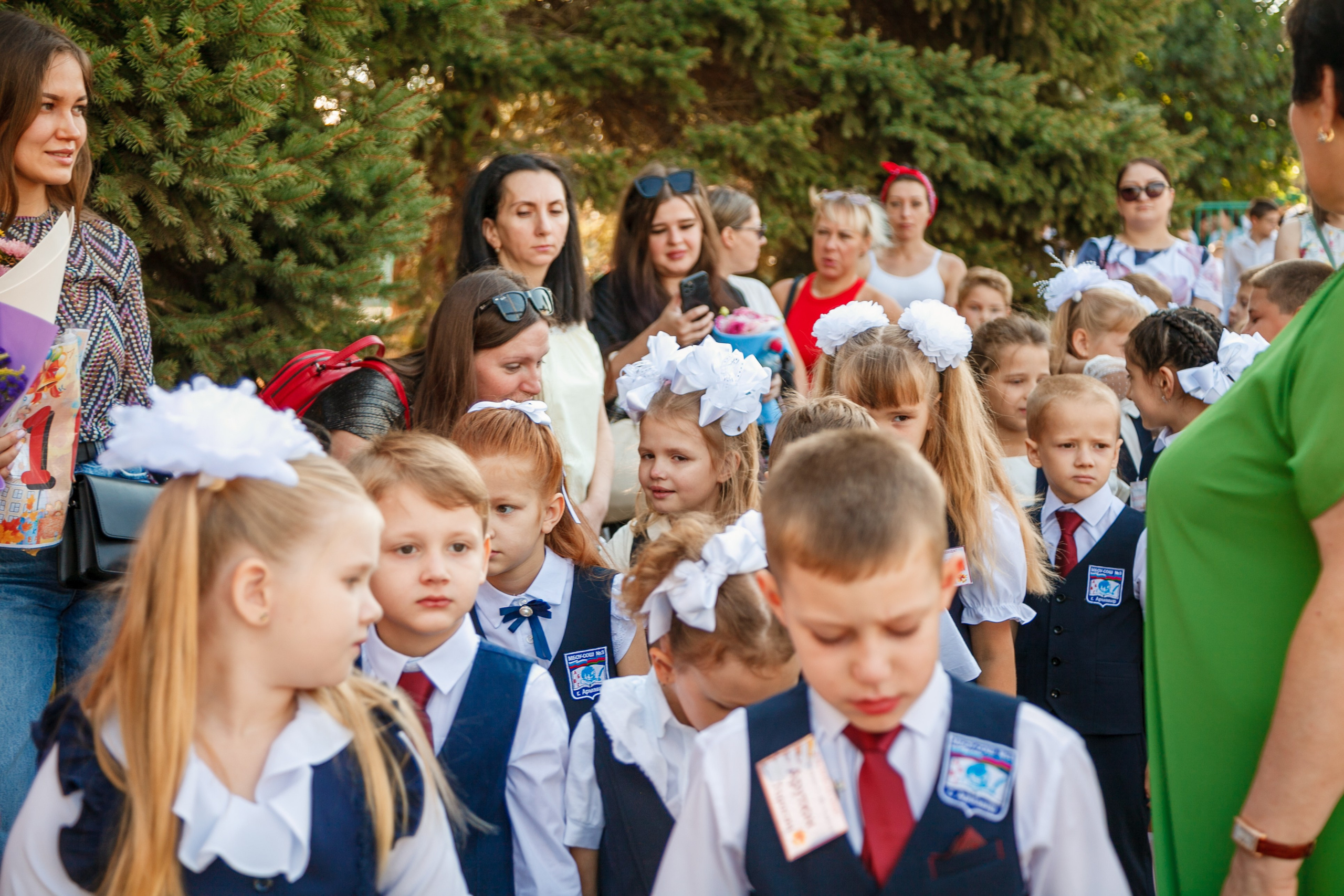 1 сентября линейка. Свадебный и семейный фотограф в Армавире