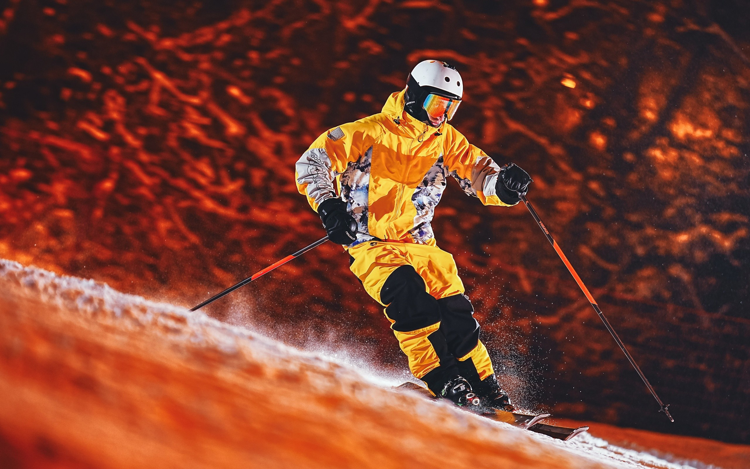 Вечерняя съёмка на склонах с использованием внешних вспышек. Фотограф Студитский Евгений