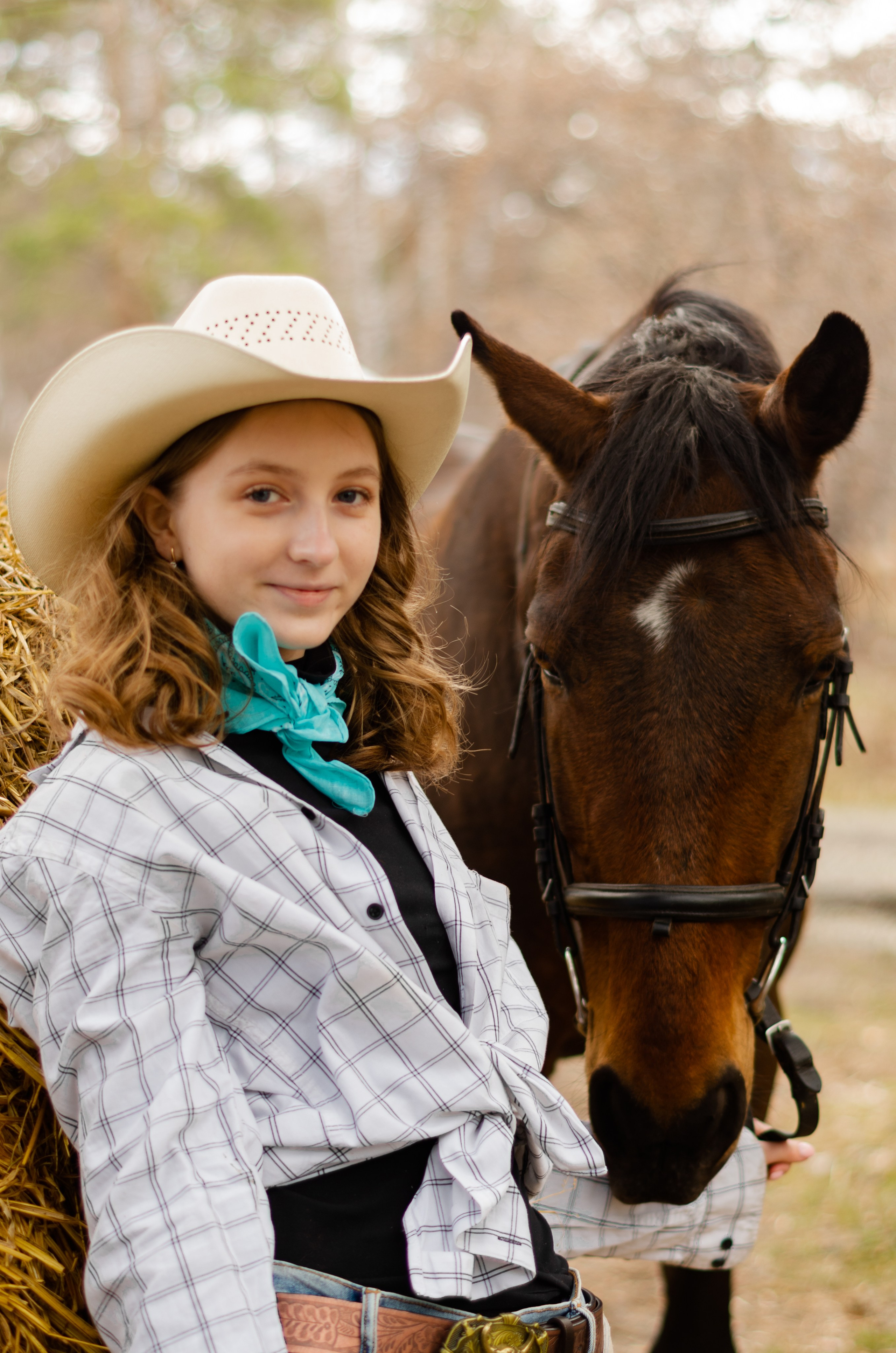 Ковбойская девчонка. Фотограф Марина Доглядная Челябинск фотосессии с лошадьми, мотоциклами