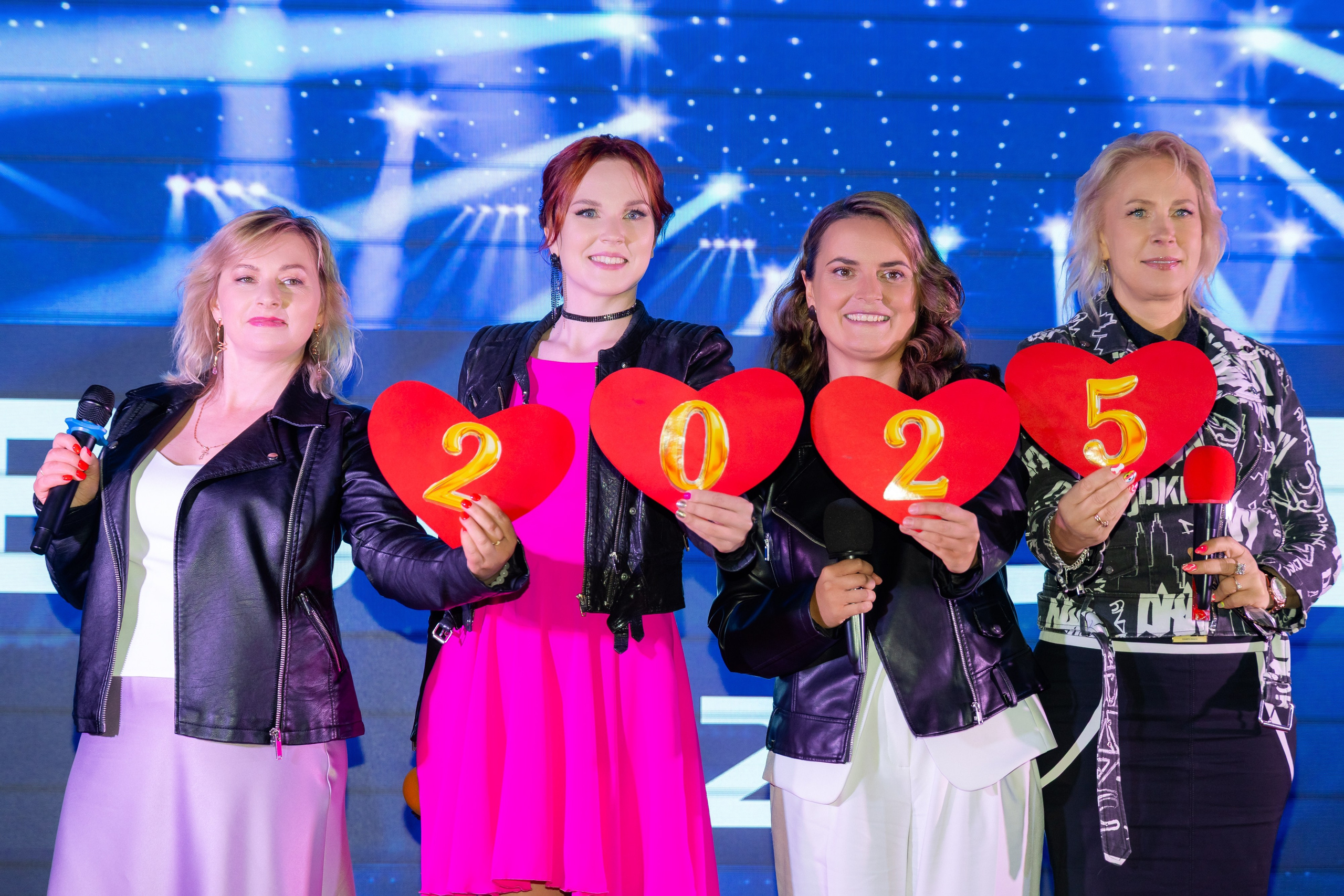 Школьный выпускной 2025 год в Минске, Беларуси. Свадебный фотограф в Минске/Беларуси Сергей Спиридонов