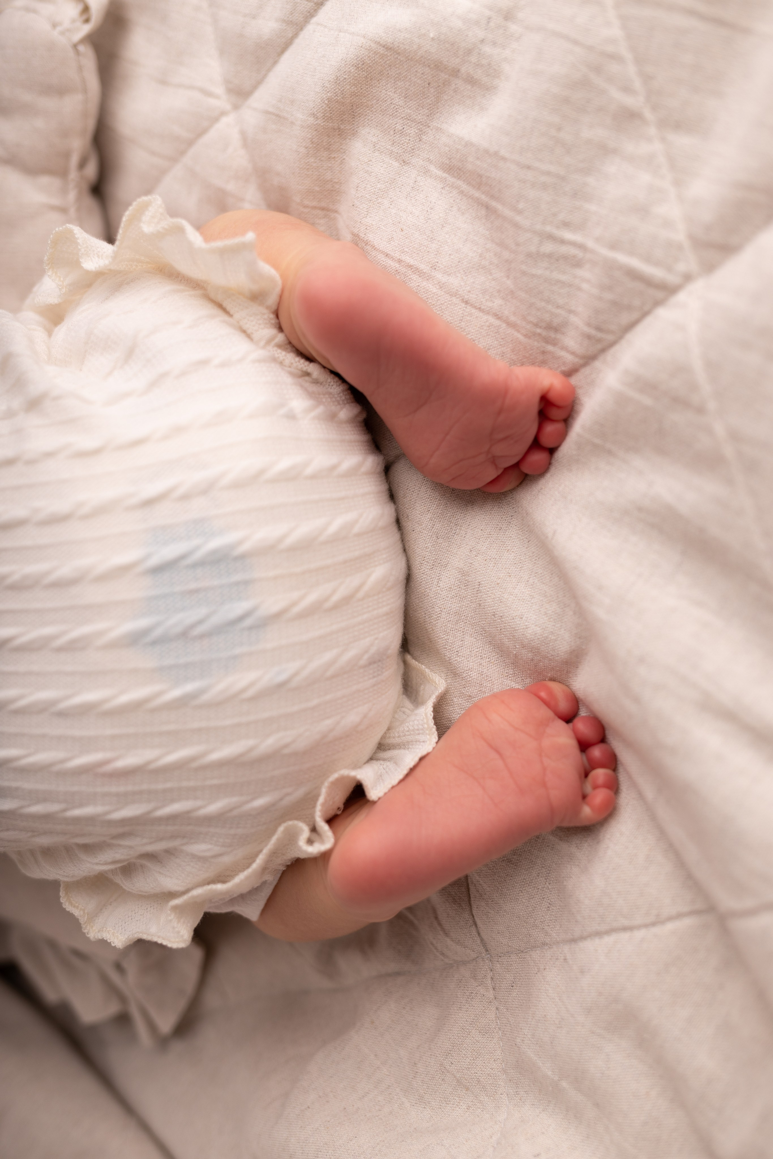 Newborn съемка в стиле Лайф. Фотограф новорожденных малышей в Омске и Омской области Эльвира Камаева