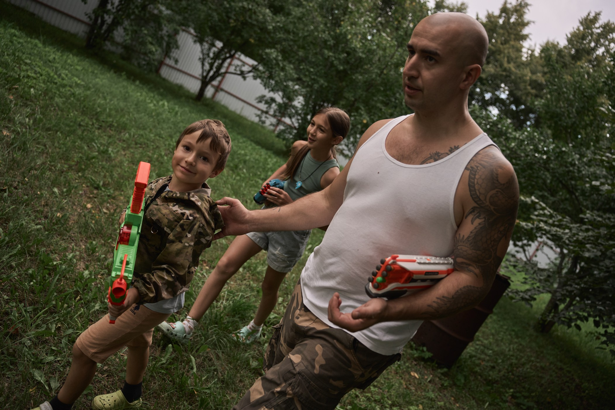 Пшеничное поле, битва Nerf и домик художницы. Фотограф Женя Пашкина