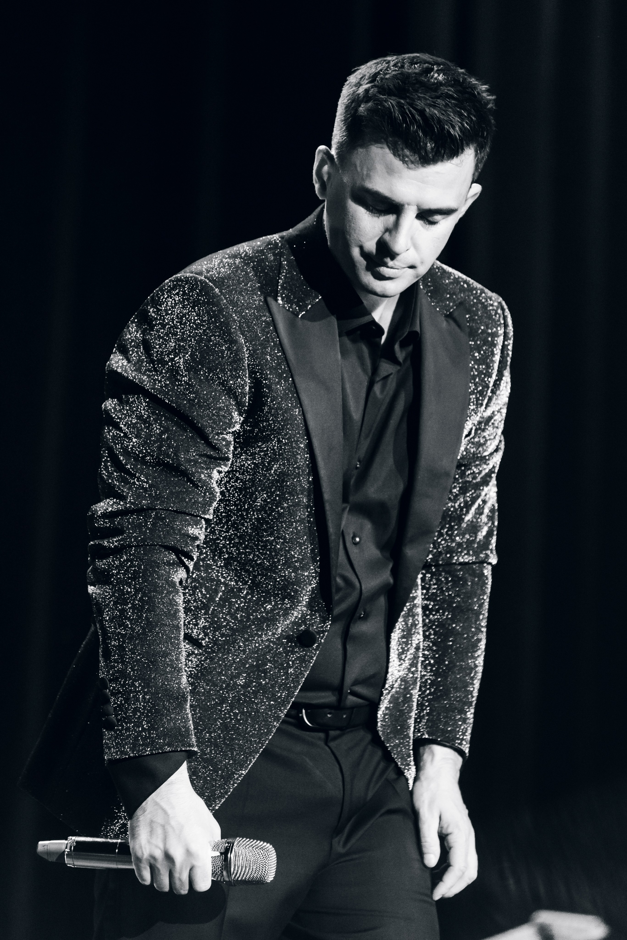 Кирилл Туриченко — Вегас Сити Холл. Бренд-фотограф для экспертов и блогеров в Москве Влада Горбовская