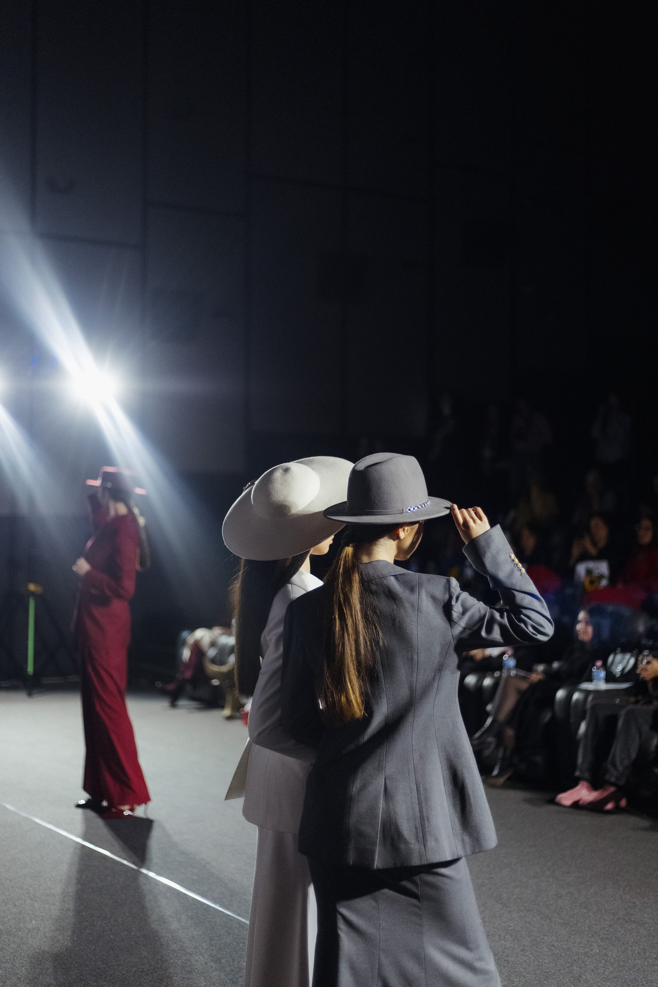 ФЭШН КОНФА. СВОИ. ФОТООТЧЕТЫ-СОБЫТИЯ-МЕСТА