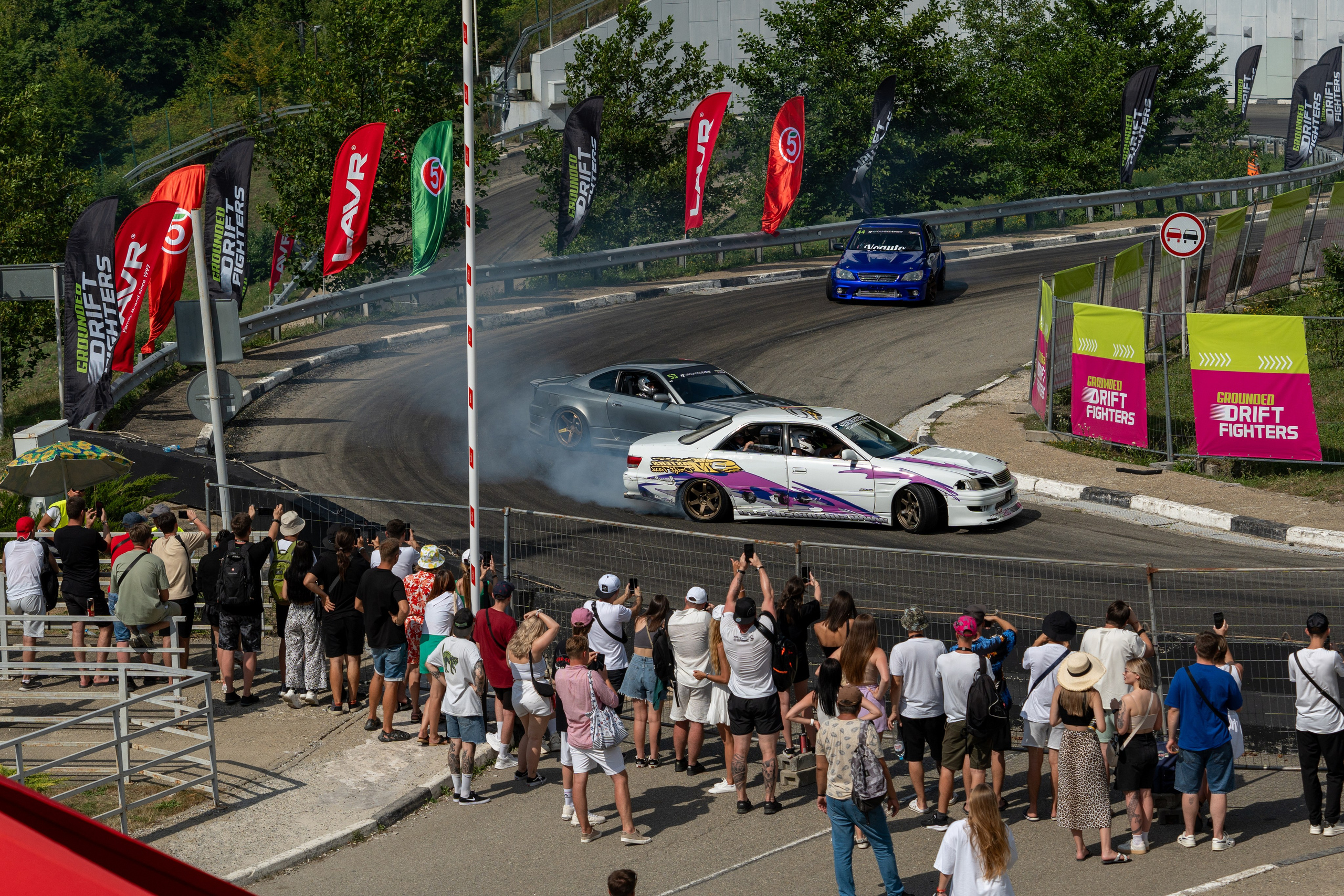 Автомобильные дрифт-гонки в рамках фестиваля Grounded 2024. Репортажный фотограф в Красной Поляне и Сочи Павлюченко Екатерина