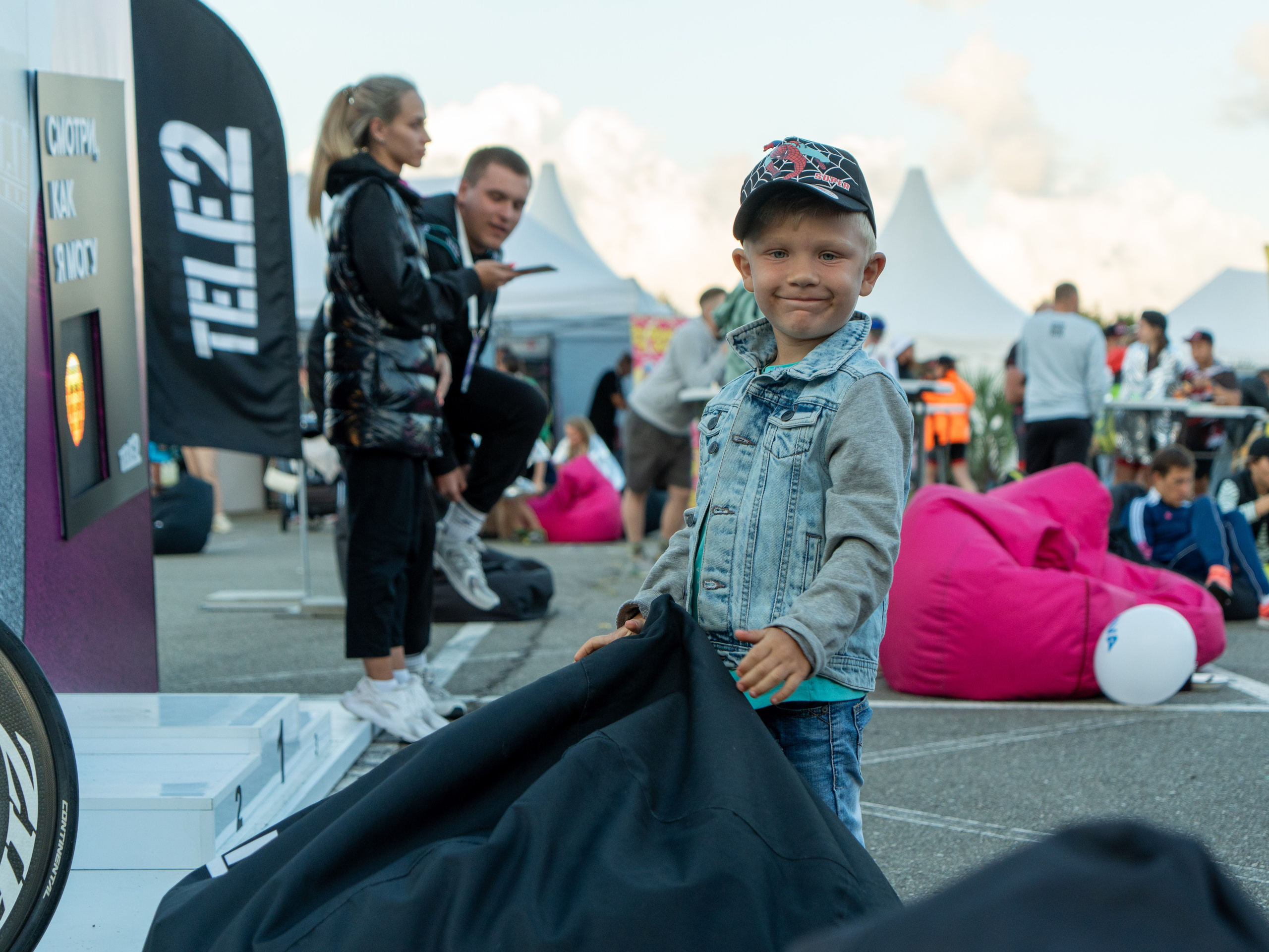 Фотоотчет партнерской интеграции для компании TELE2 на фестивале Ironstar. Репортажный фотограф в Красной Поляне и Сочи Павлюченко Екатерина