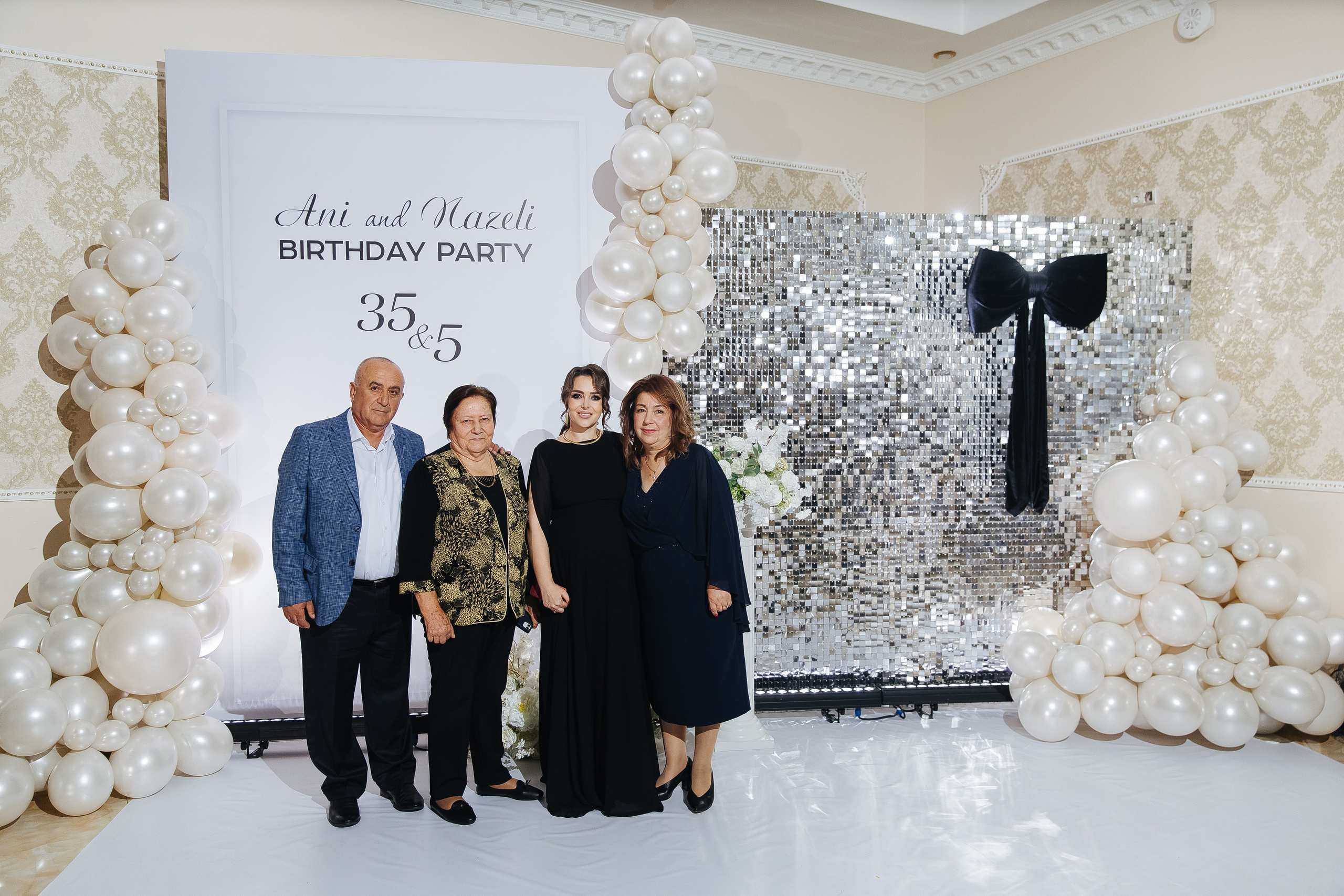 Ани и Назели. 35&5 День рождения, «Янтарь». Фотограф в Красноярске Надежда Воскресенская