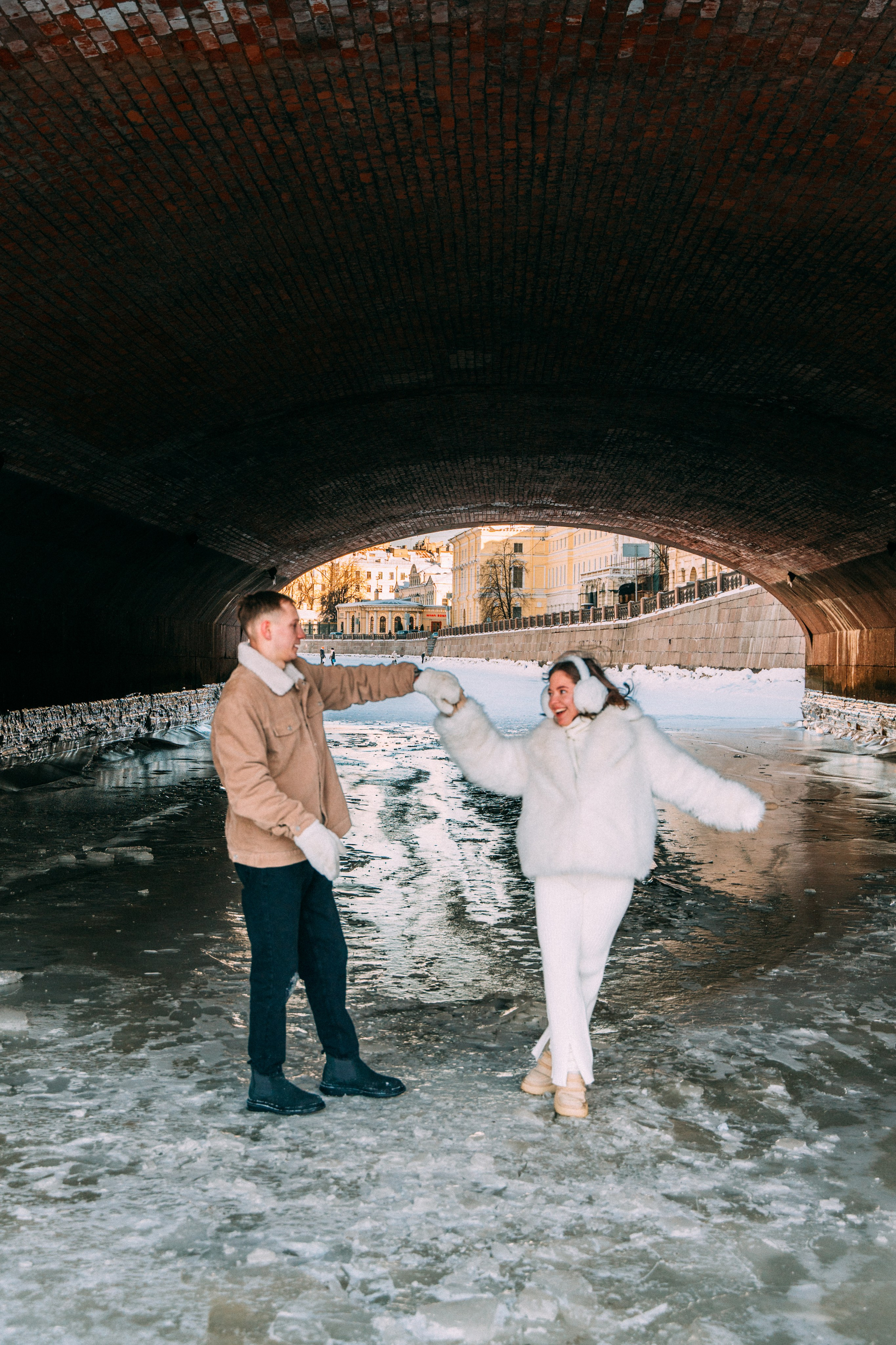 Лавстори на льду по рекам и каналам Санкт-Петербурга