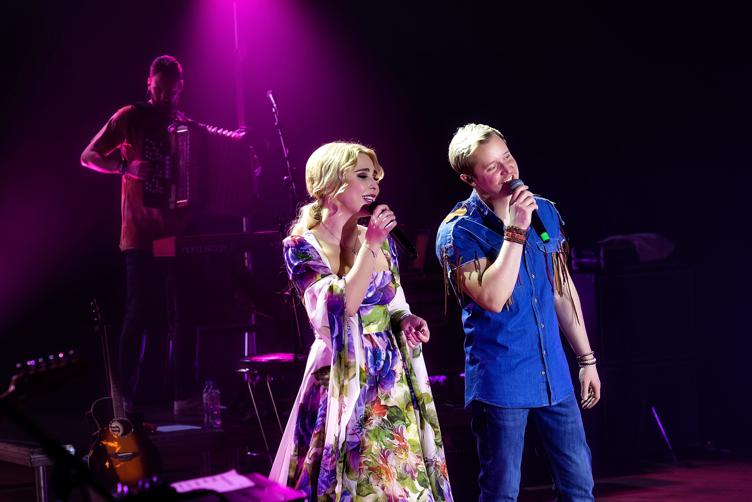 Концерт Пелагеи. Школьный, фэшн фотограф в Тюмени и в России Ирина Королева