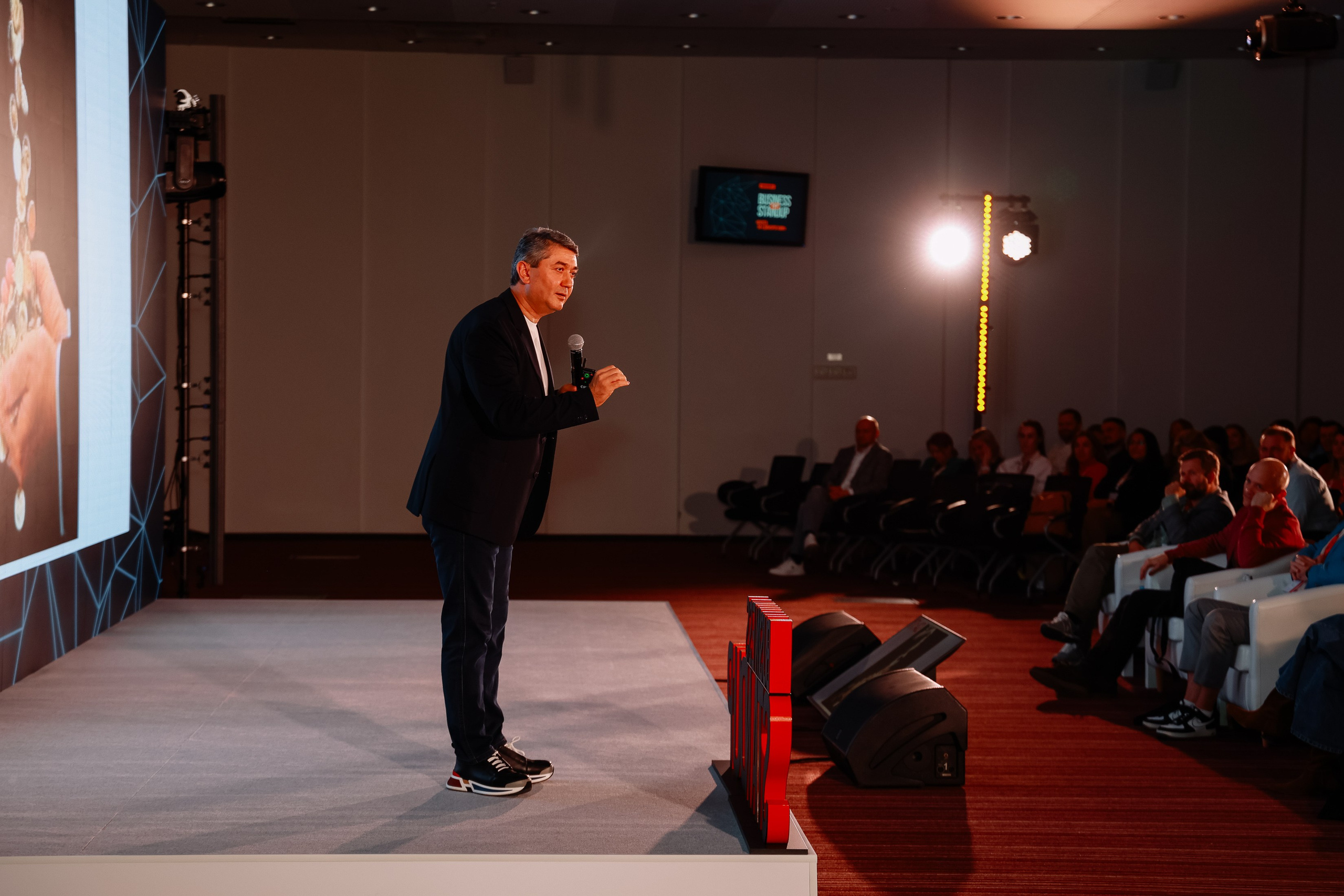 BUSNESS STANDUP с Оскаром Хартманном. Фотограф Юлия Мальцева