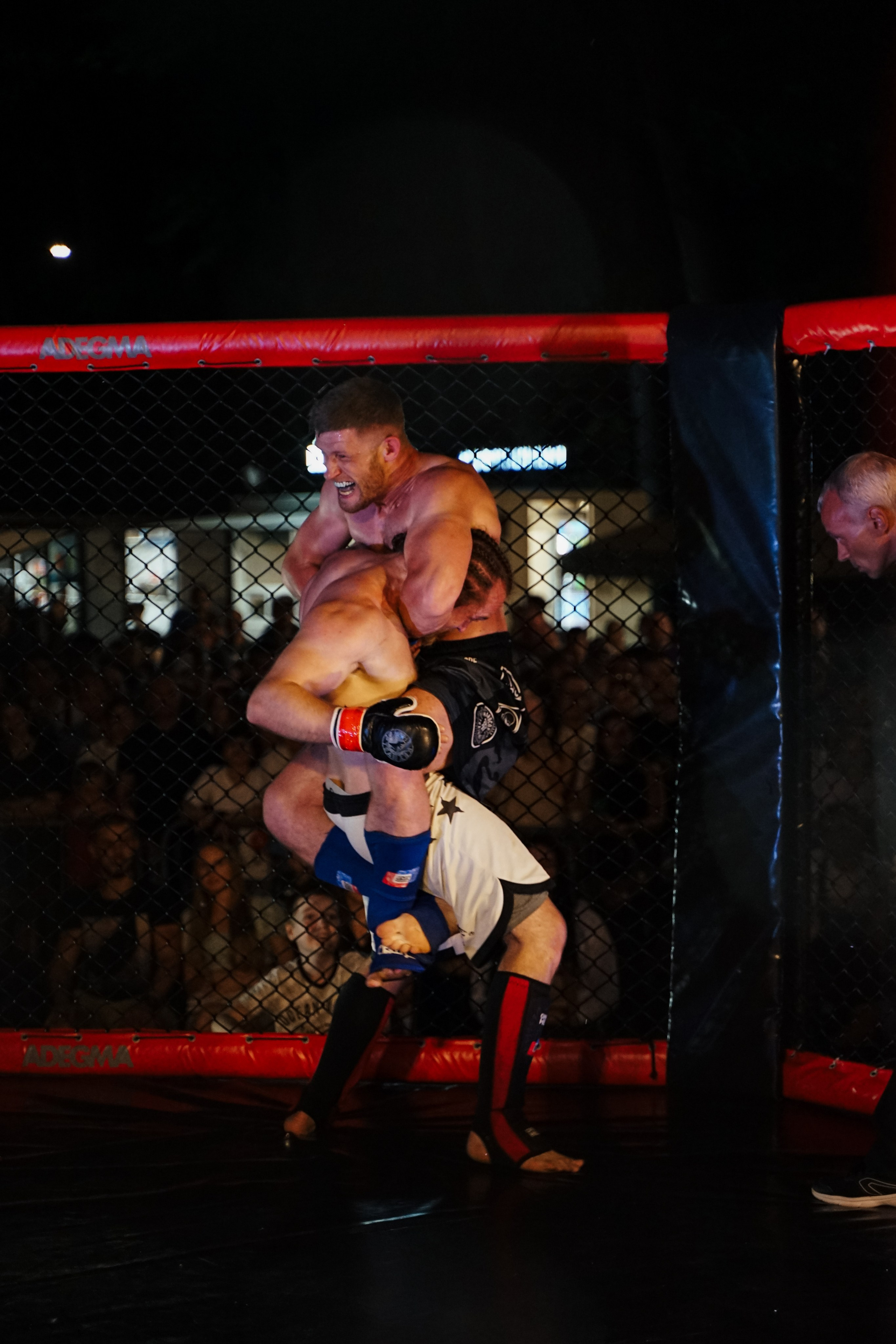 Вечер боев в ЦПКиО. Фотограф Надежда Погребняк | Рязань | Москва