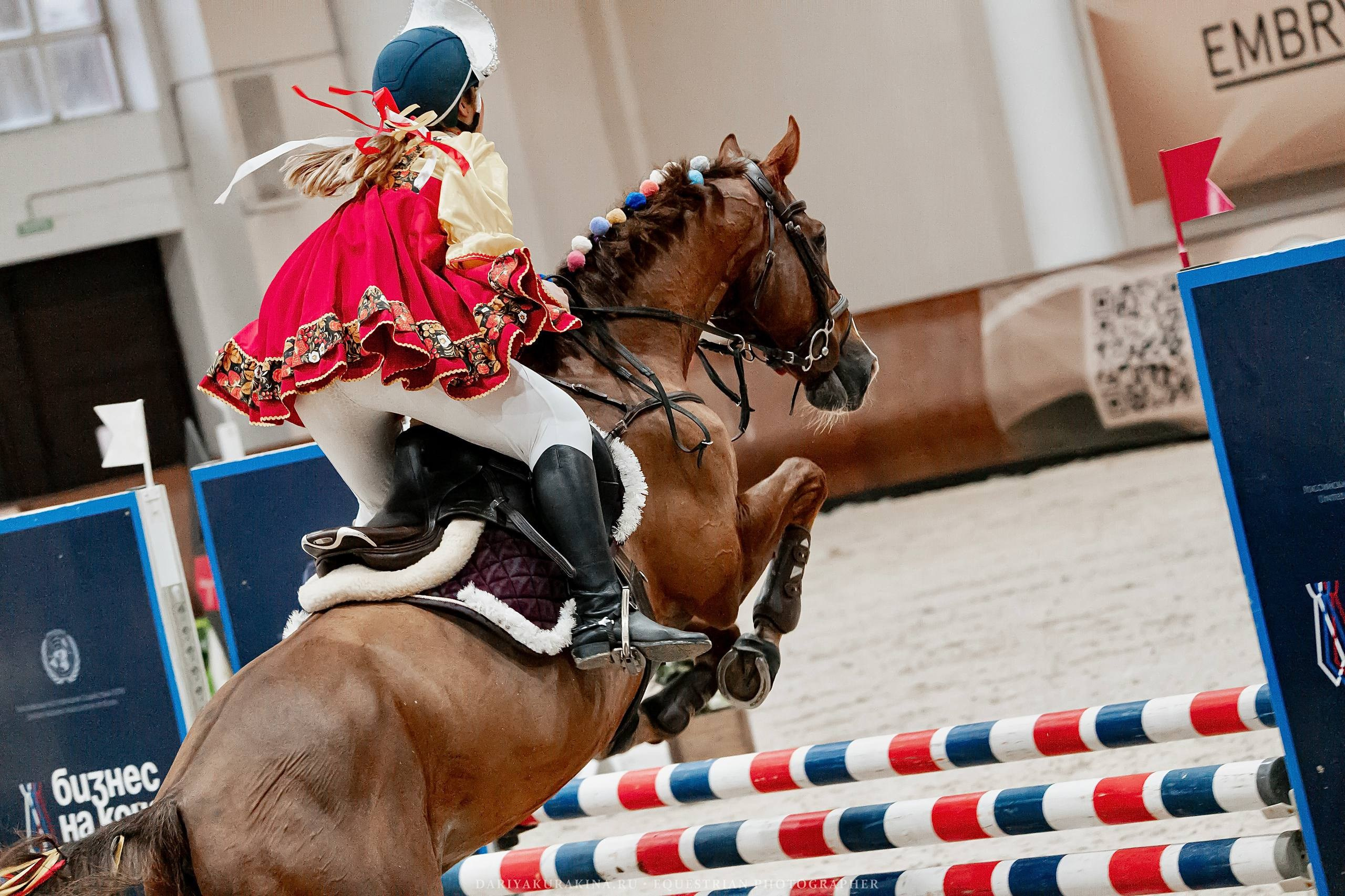 НОВОГОДНИЕ КЛУБНЫЕ СОРЕВНОВАНИЯ ПО КОНКУРУ. Куракина Дарья • Конный фотограф