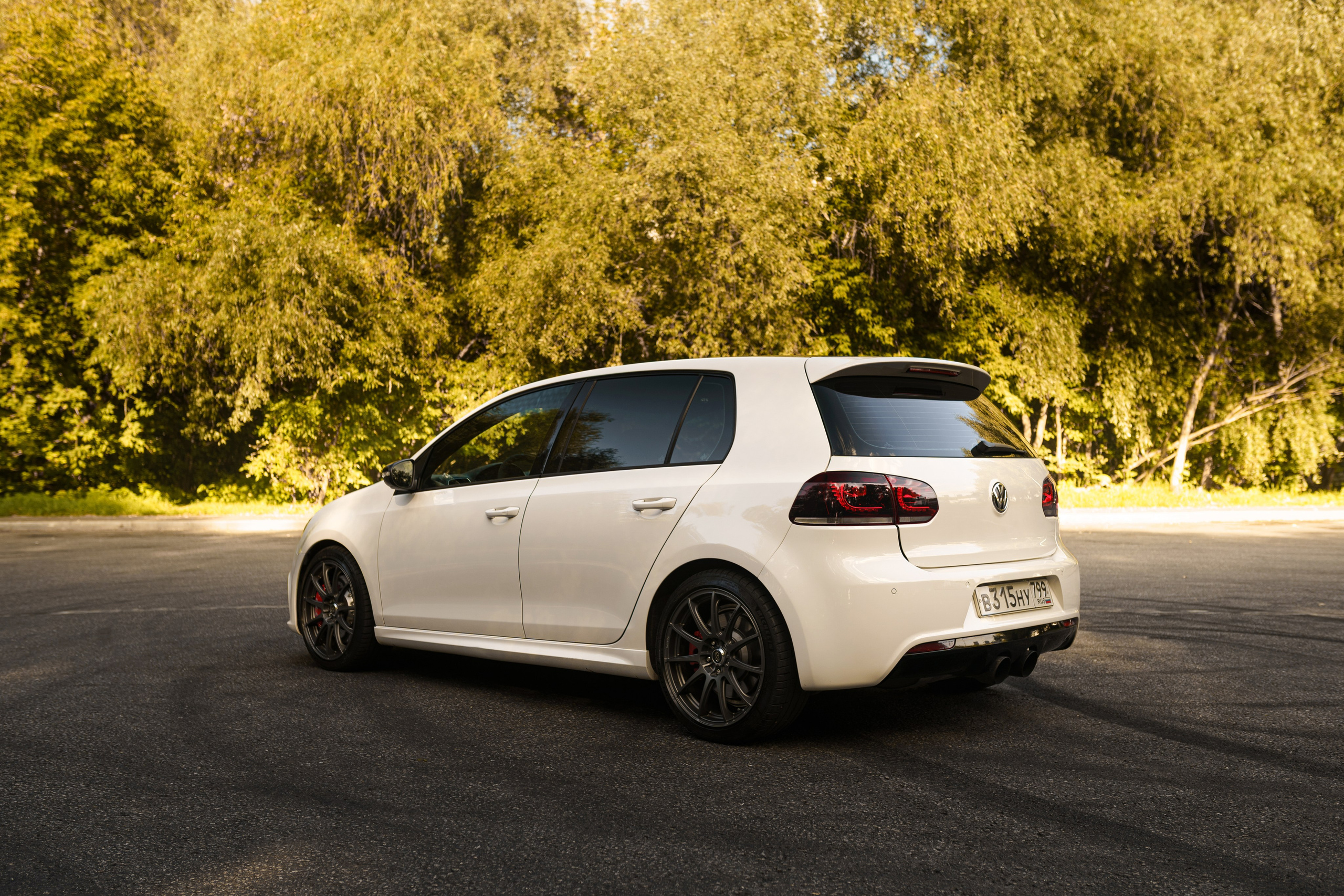 Съёмка автомобилей на продажу. Автомобильный фотограф в Москве | Базилев Александр