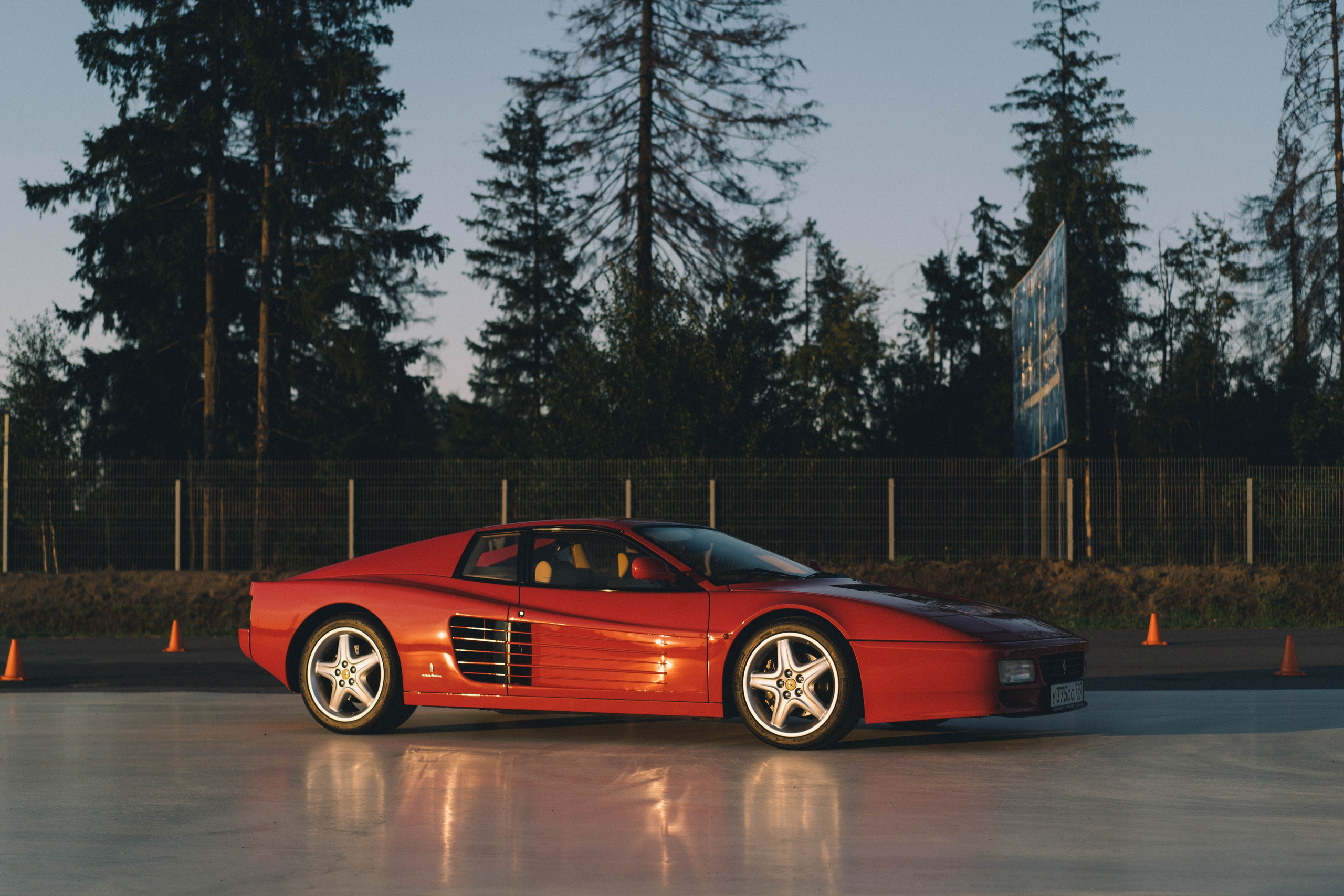 Ferrari 512TR. Автомобильный фотограф Антон Цырулев