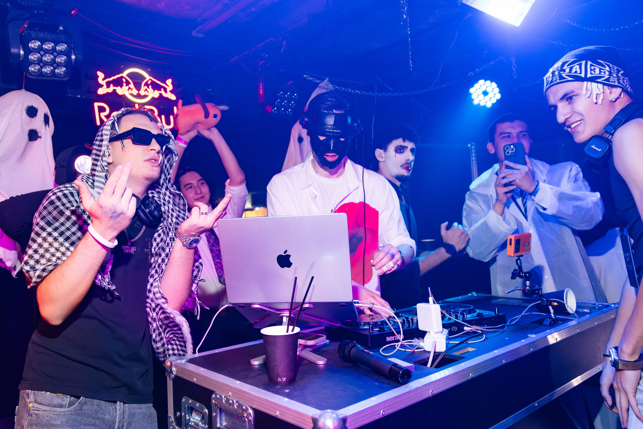 ВЫШКА WAVE — HALLOWEEN. Портретный фотограф в Алматы