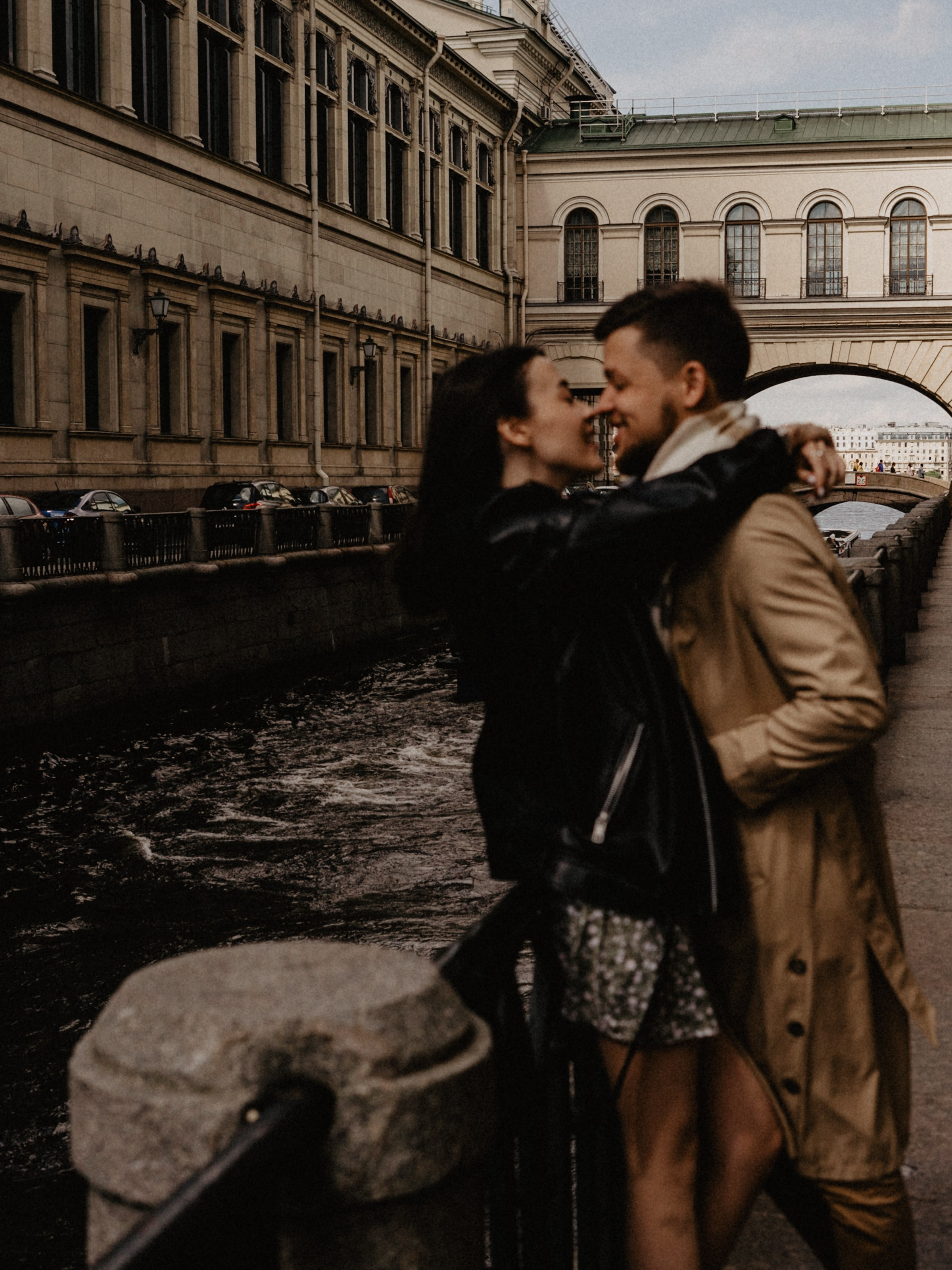Вита & Саша | Любовь в центре Петербурга. Контент фотограф в Санкт-Петербурге | Дина Альбур